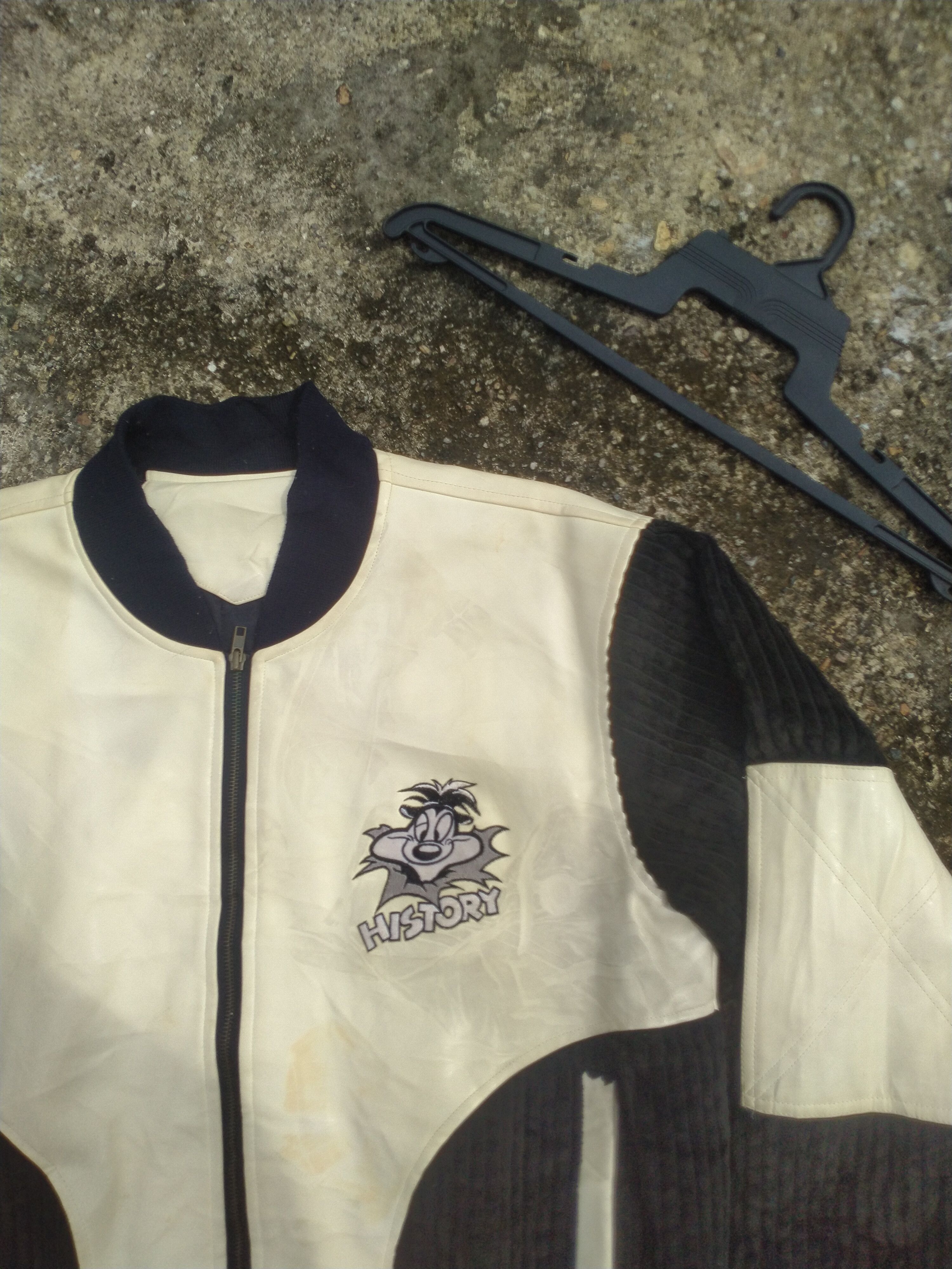 Japanese Brand HISTORY EMBROIDERED SMILEY SKUNK BOMBER JACKET Size US XL / EU 56 / 4 - 3 Thumbnail