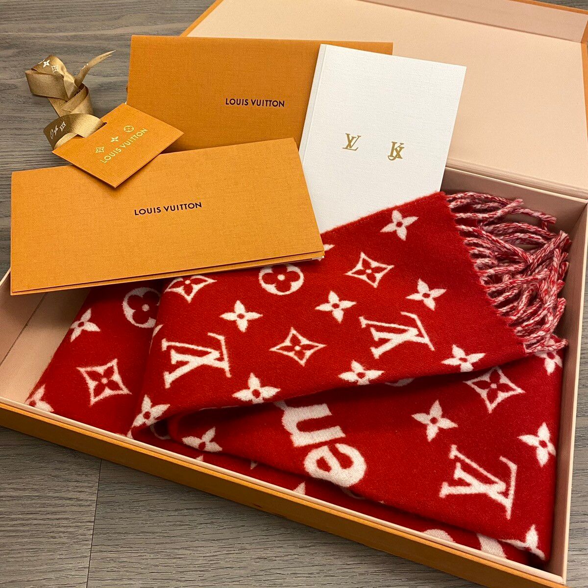 Louis Vuitton x Supreme Monogram Wool Scarf - Red Scarves, Accessories -  LOUSU20665