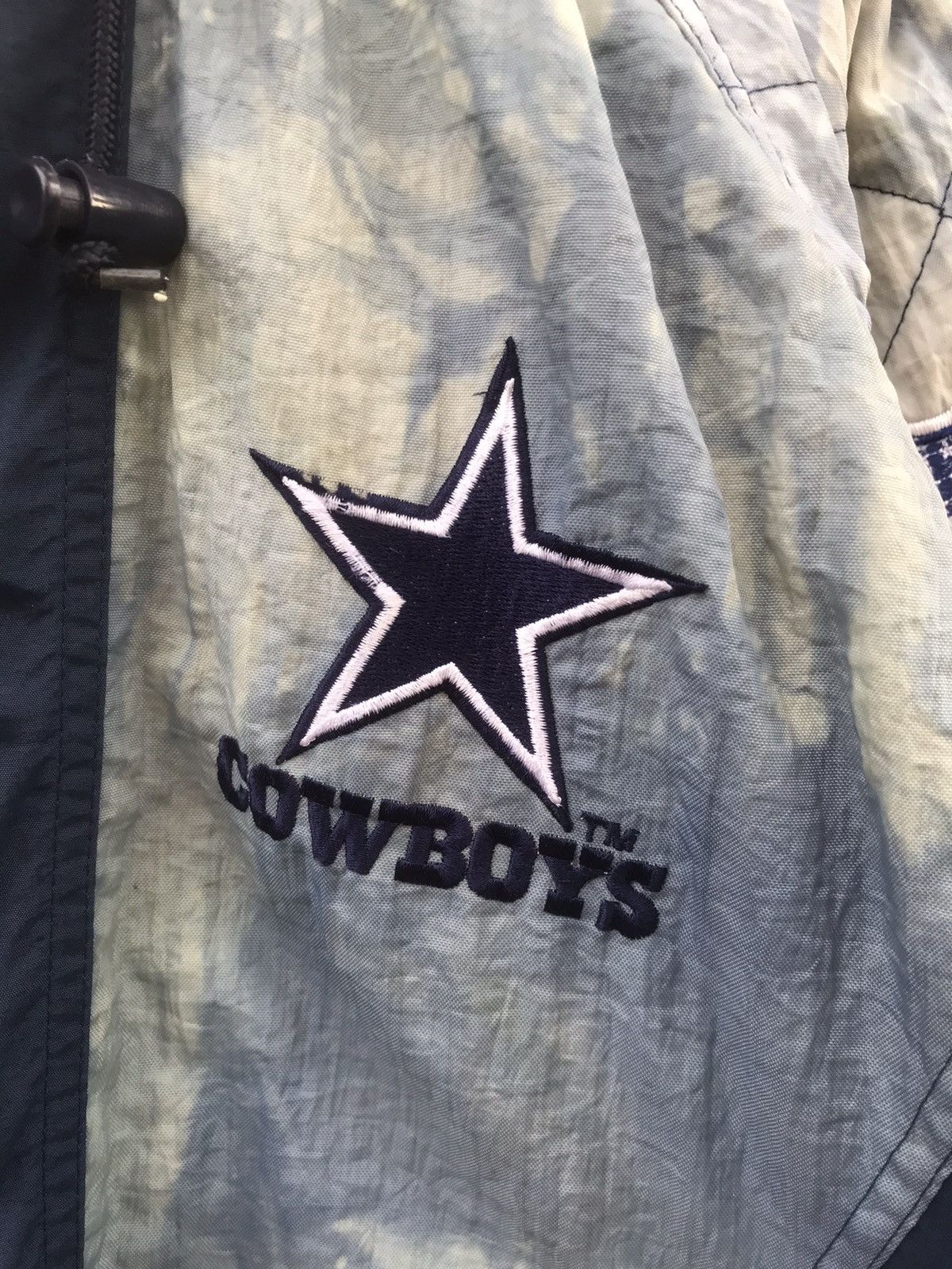 NFL 90s Starter Dallas Cowboys Acid Wash Silver Diamond Puffer Size US L / EU 52-54 / 3 - 12 Thumbnail
