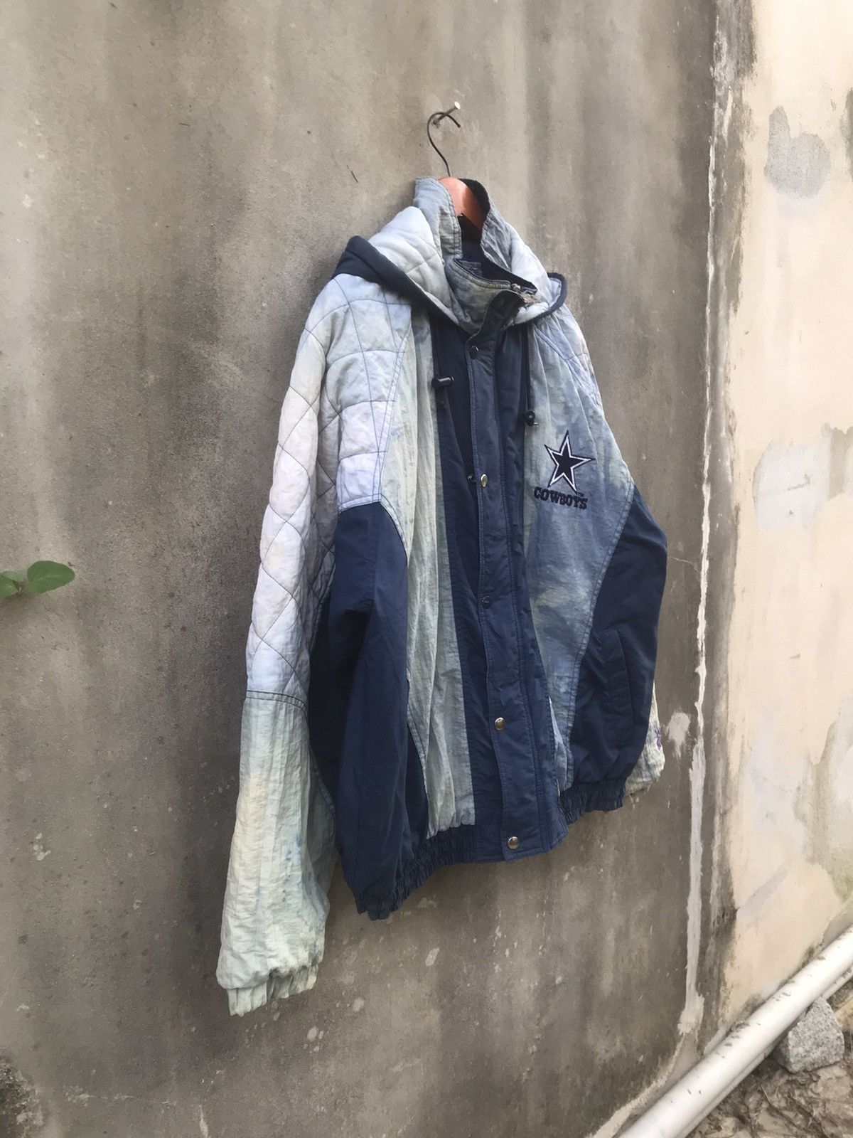 NFL 90s Starter Dallas Cowboys Acid Wash Silver Diamond Puffer Size US L / EU 52-54 / 3 - 7 Thumbnail