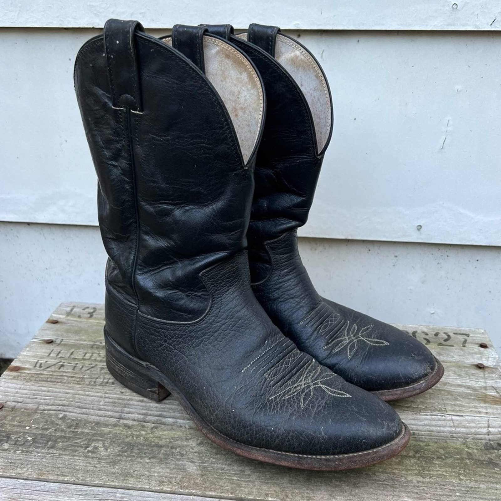 Justin Boots Justin Boots 3207 black full grain leather cowboy boots