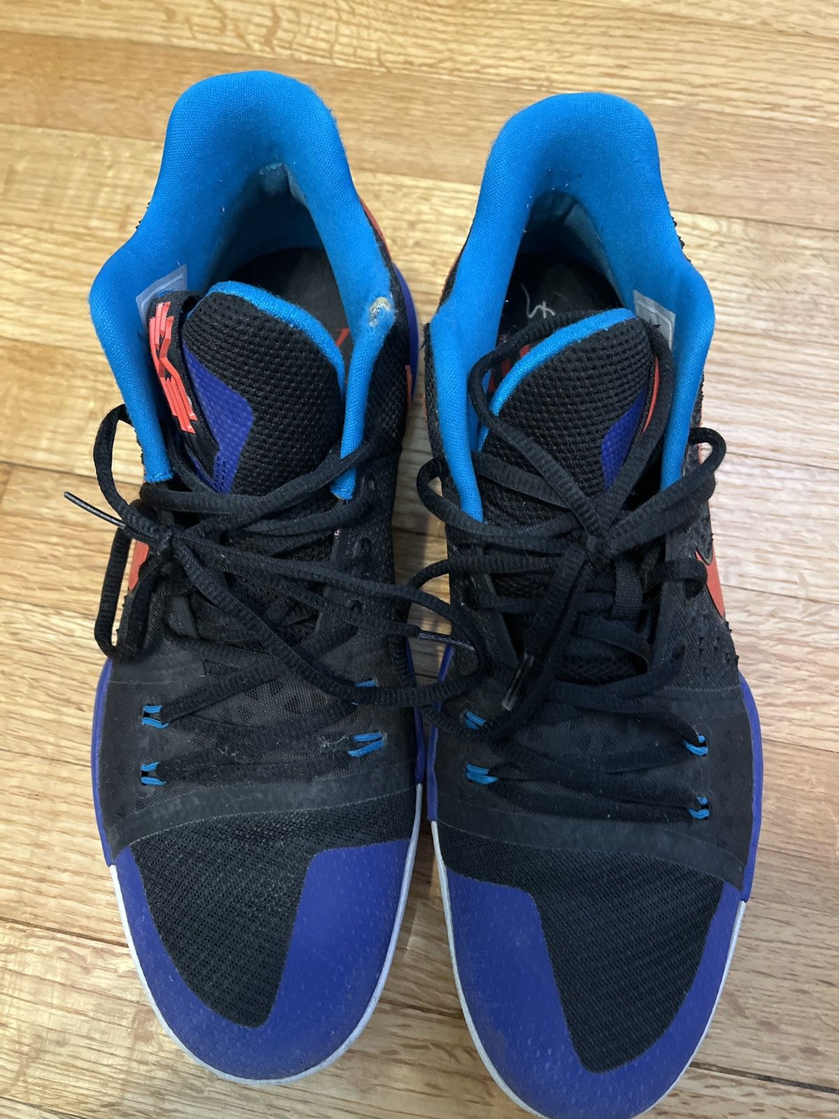 美品 2017 NIKE KYRIE 3 “KYRACHE LIGHT” ハラチ 【公式通販】