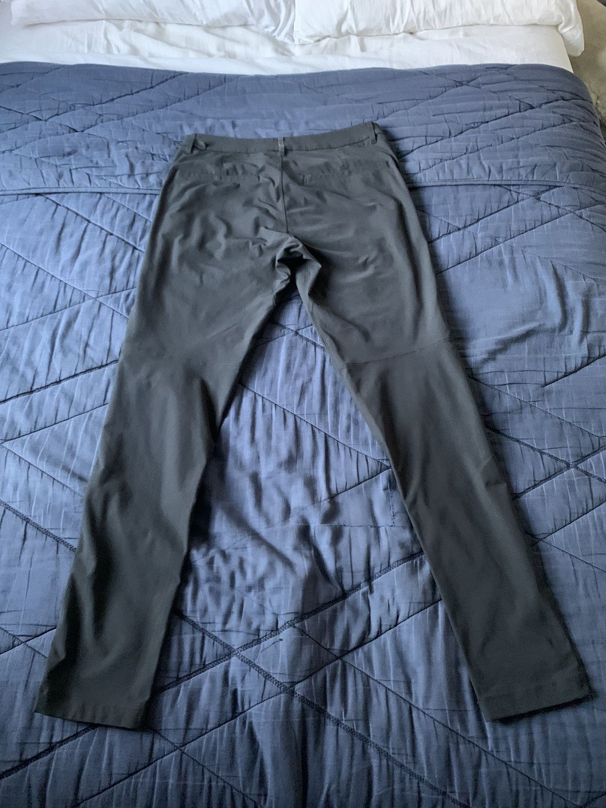 Lululemon Commission Pant Slim Size US 32 / EU 48 - 2 Thumbnail