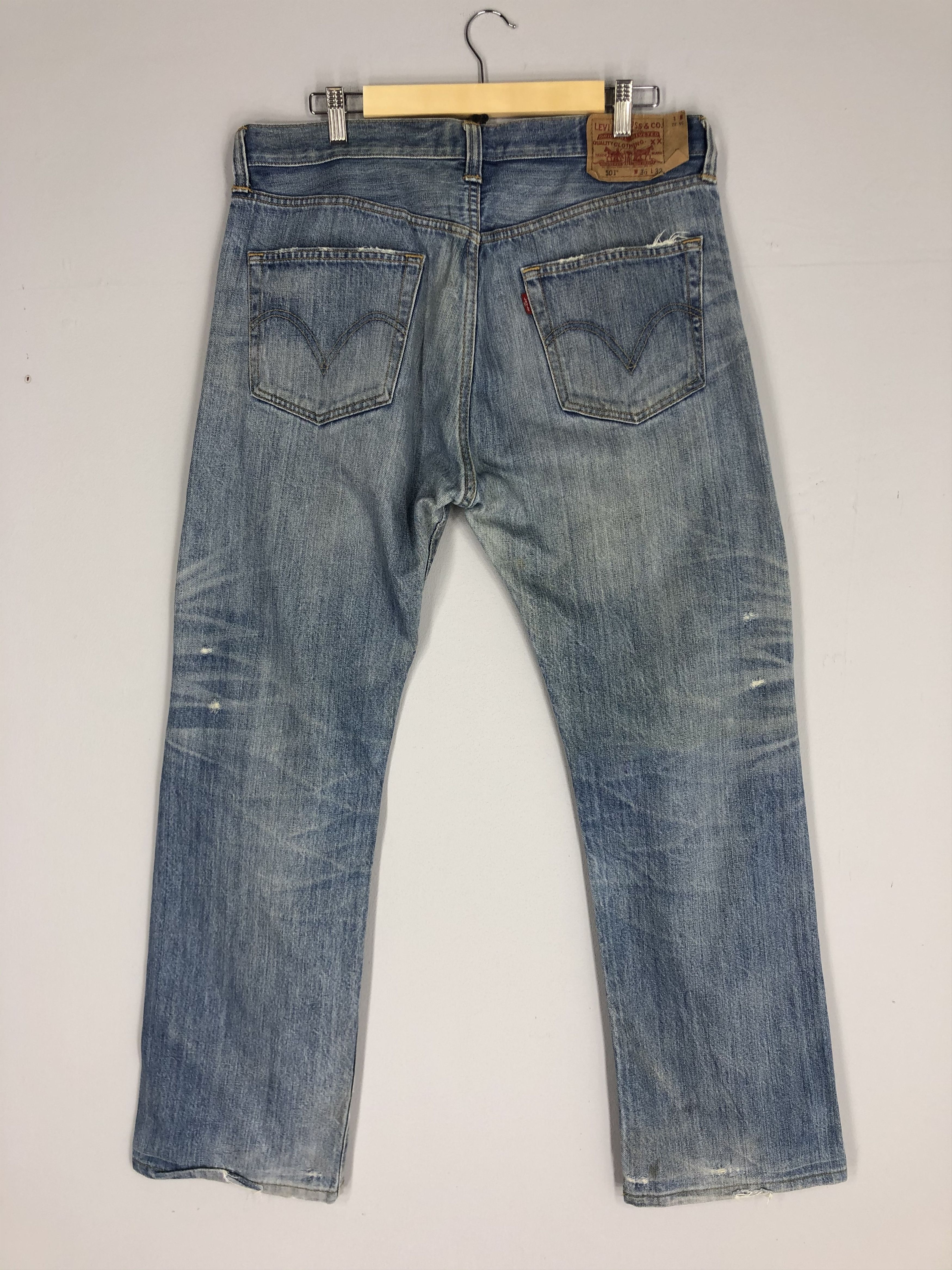 Distressed Levi's 501 Light Blue Jean Ripped Jean Size 36