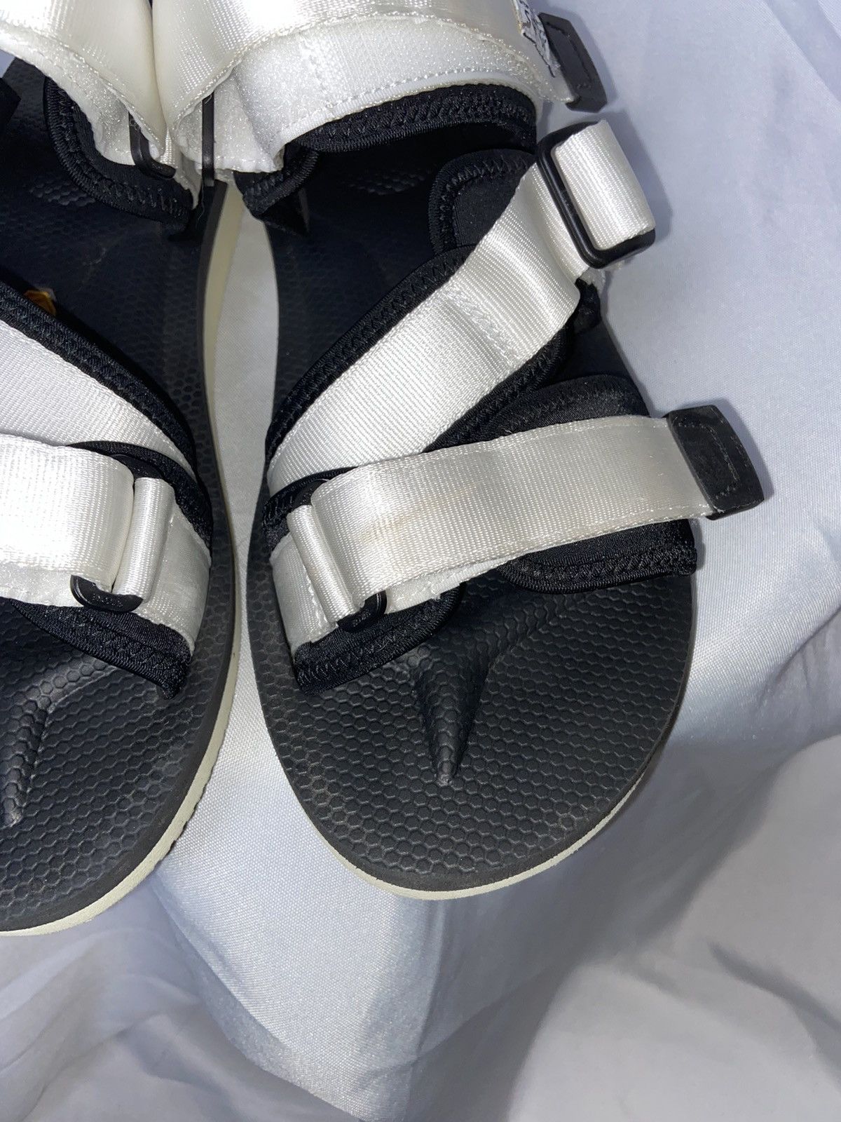 Suicoke Suicoke White & Black KISEE-V Sandals Size US 11 / EU 44 - 7 Thumbnail