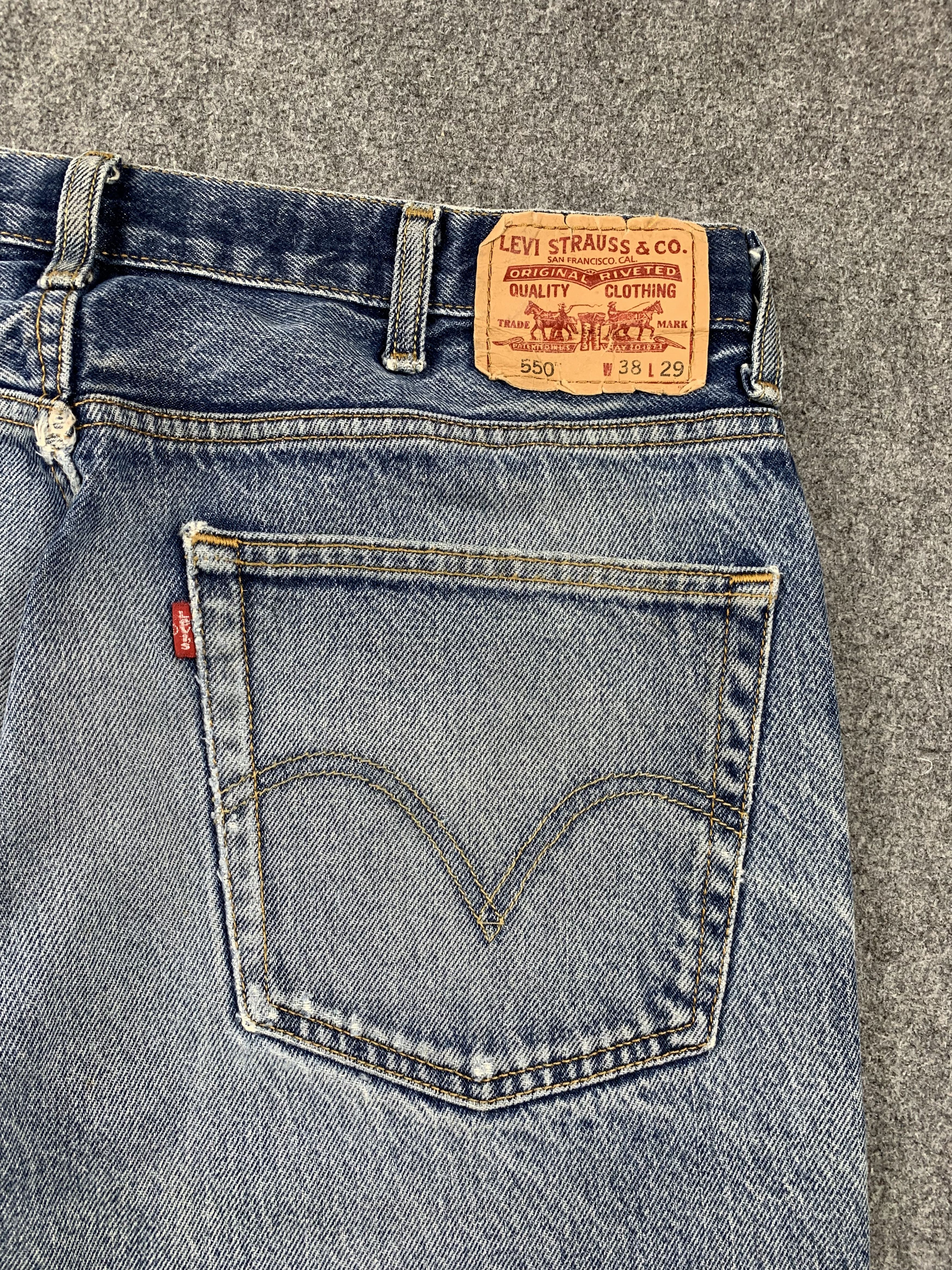 Levi's Vintage Levis 550 Faded Blue Jeans DP2149 Size US 34 / EU 50 - 14 Thumbnail