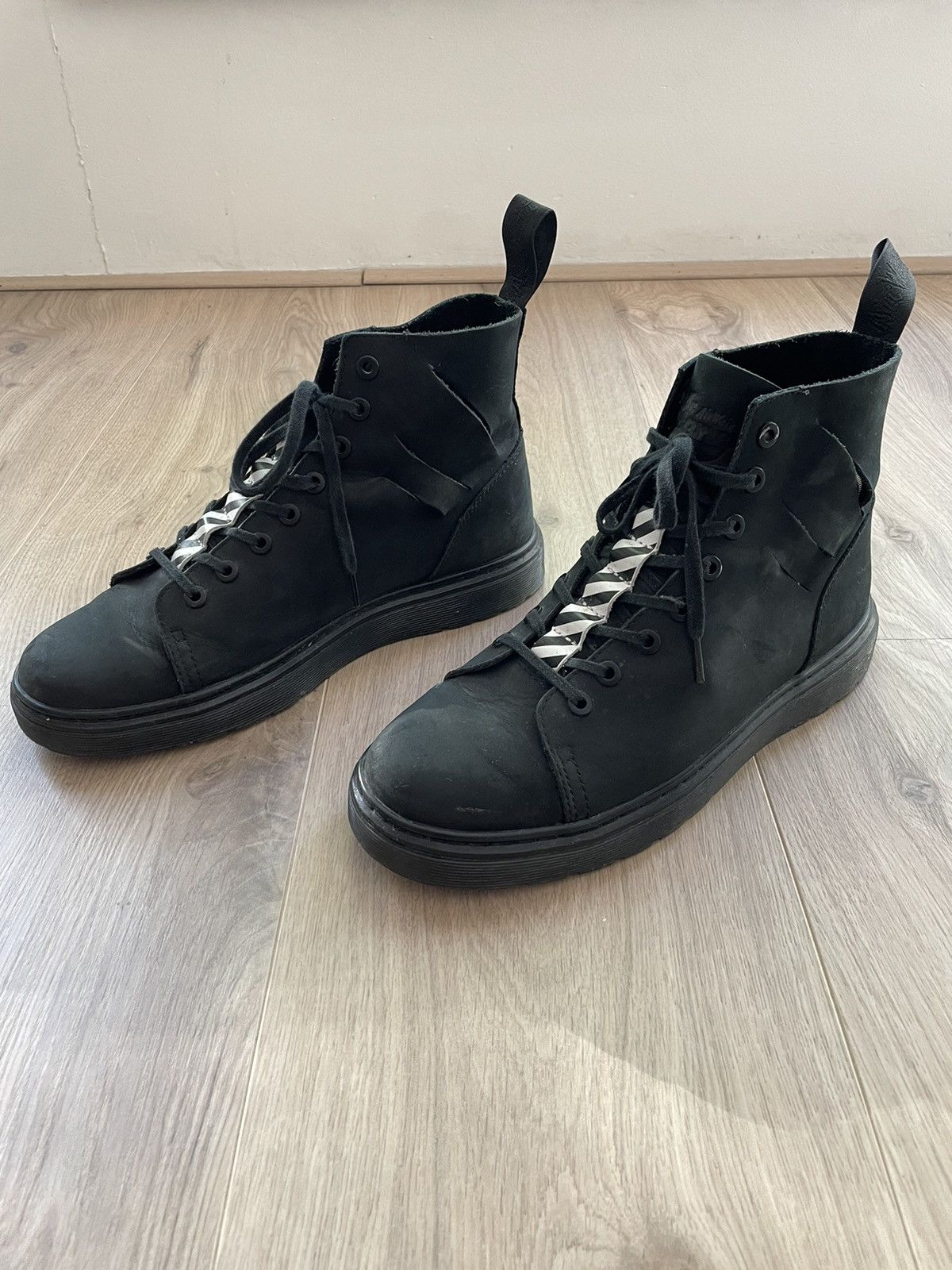 Off white shops doc martens