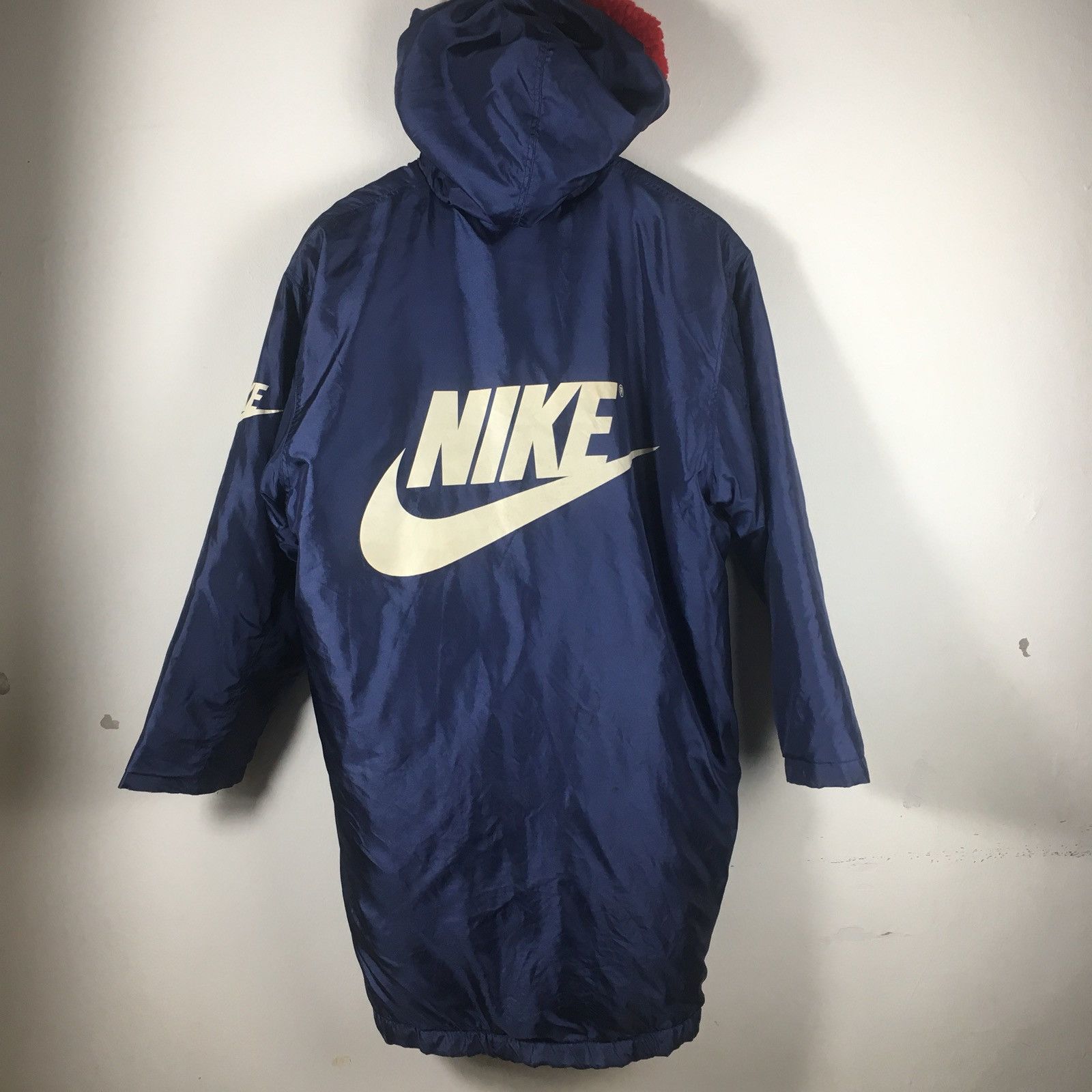 Nike Vintage nike swoosh Big logo long jacket armpit 24x36 Size US L / EU 52-54 / 3 - 1 Thumbnail