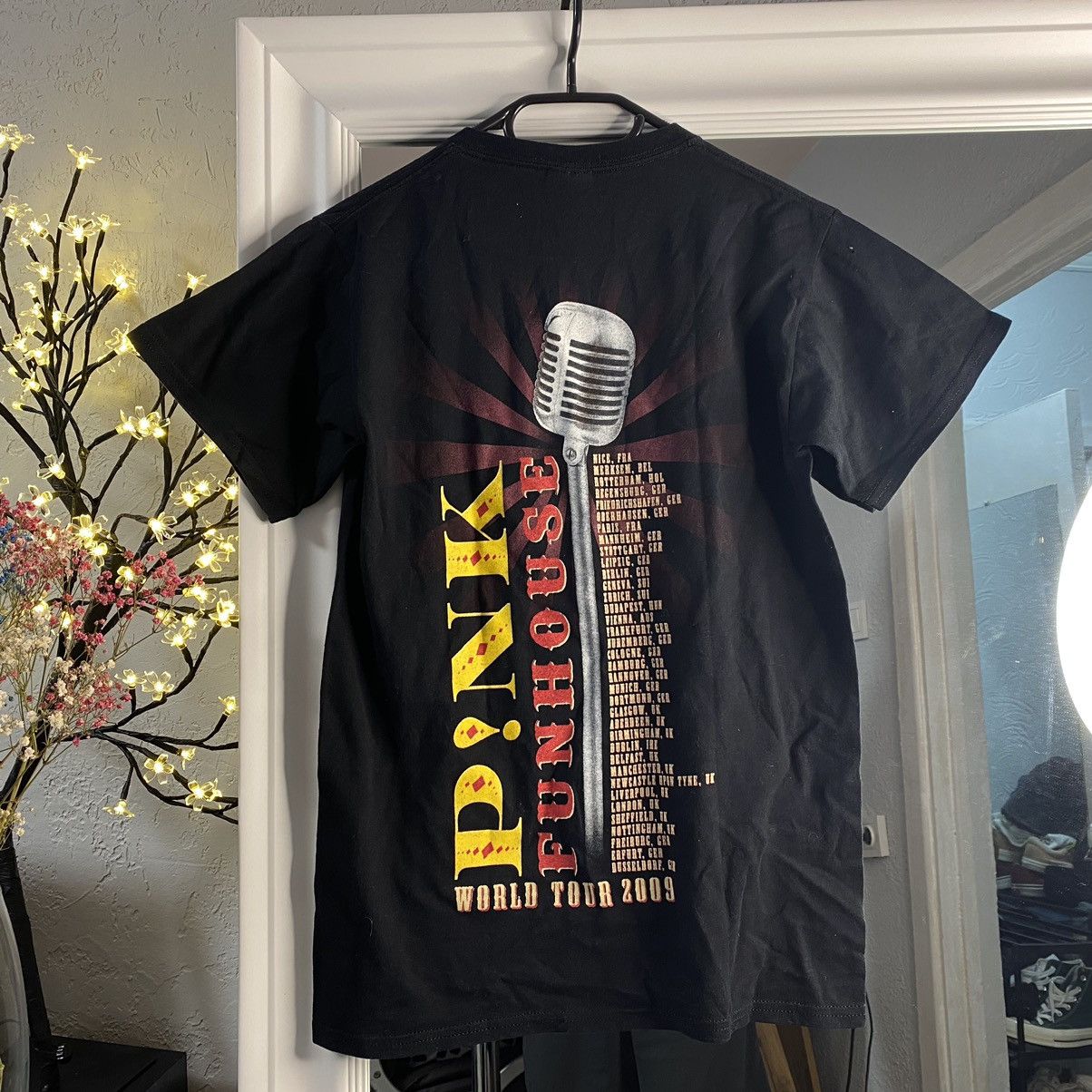 Band Tees × Vintage VINTAGE 00s PINK FUNHOUSE WORL TOUR T SHIRT Size US S / EU 44-46 / 1 - 2 Thumbnail