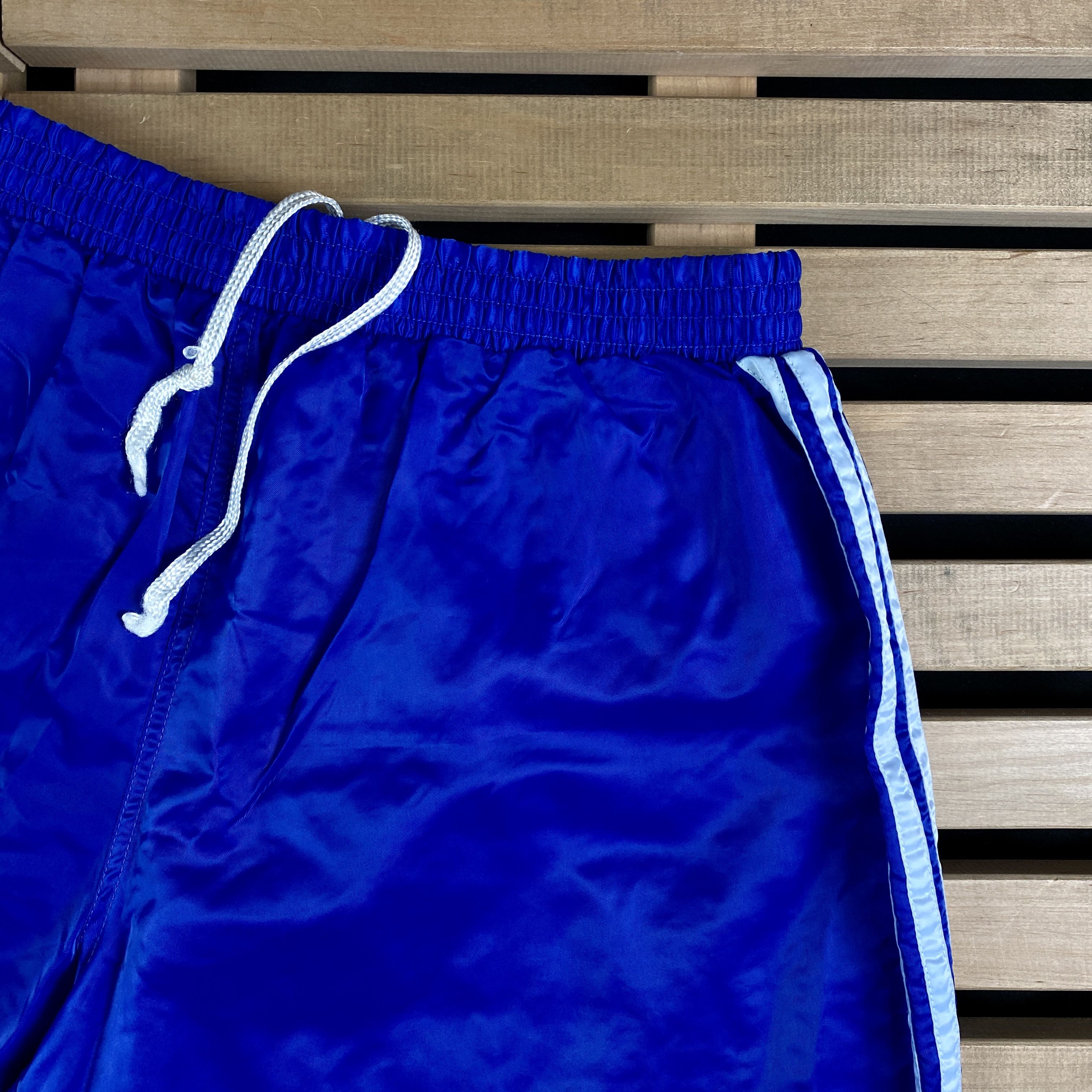 Adidas × Vintage Mens Shorts Adidas Originals Vintage Size L Size US 34 / EU 50 - 2 Thumbnail
