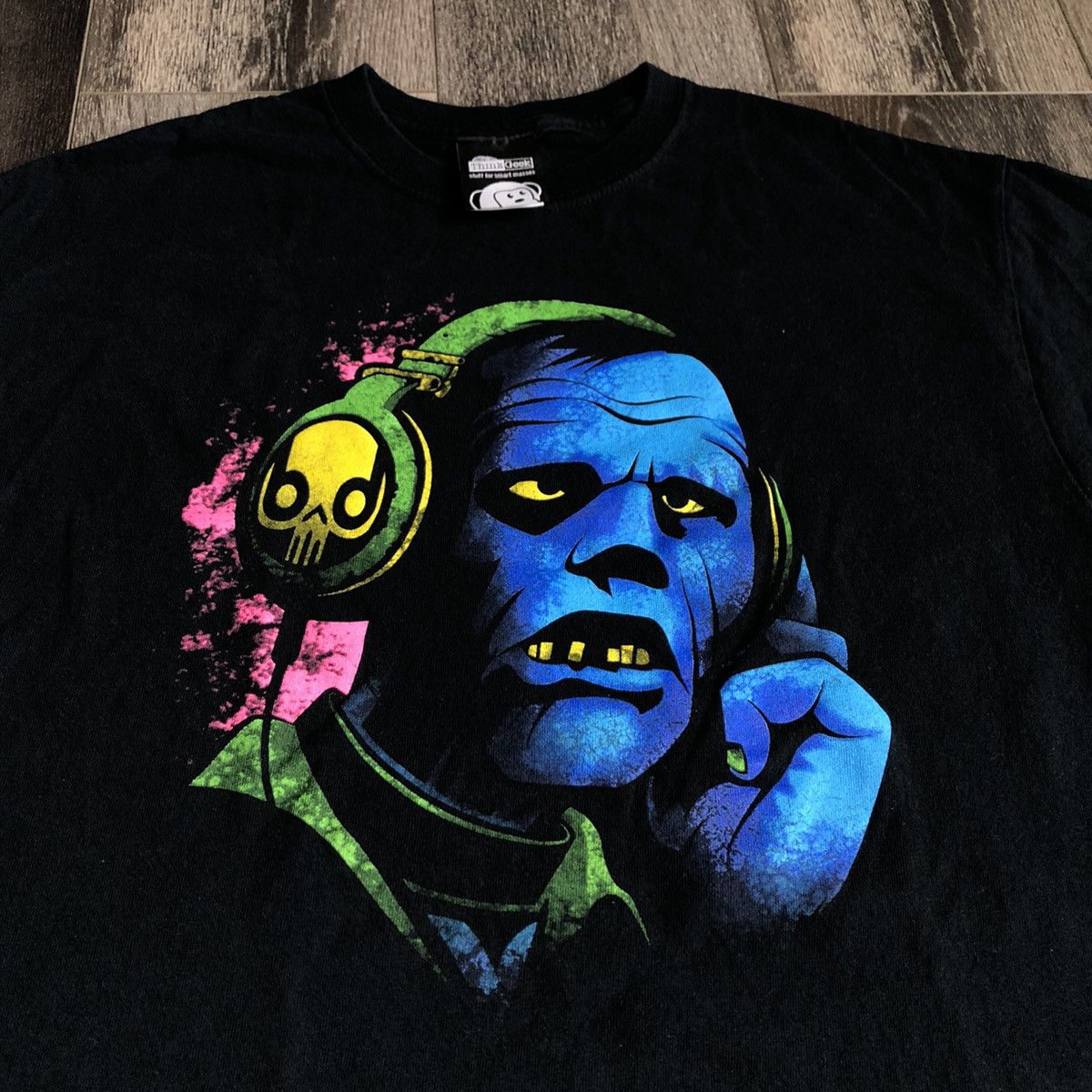 Vintage Vintage 2000s Think Geek Monkey Headphones Art Graphic Tee Size US M / EU 48-50 / 2 - 1 Thumbnail