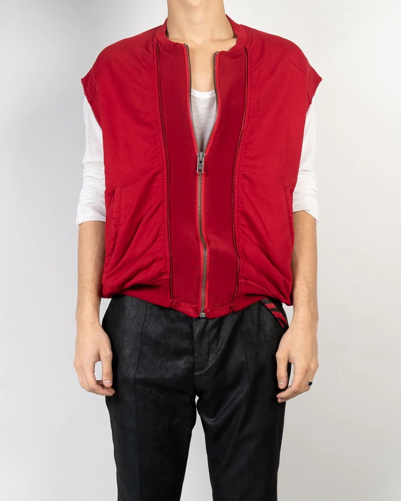 SS18 Red Sleeveless Zipped Cotton Sweatshirt