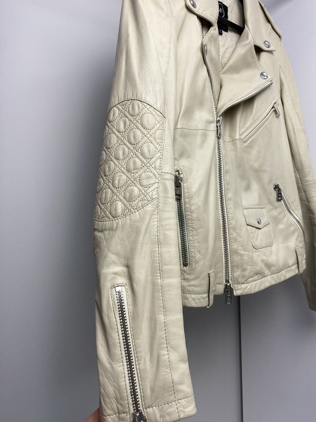 Alexander McQueen ALEXANDER MCQUEEN beige LEATHER CROPPED BIKER Jacket Size S / US 4 / IT 40 - 2 Thumbnail