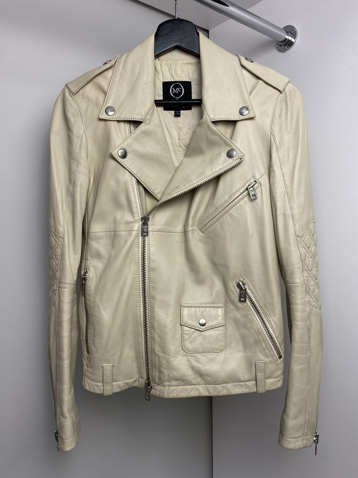Alexander McQueen ALEXANDER MCQUEEN beige LEATHER CROPPED BIKER Jacket Size S / US 4 / IT 40 - 1 Thumbnail