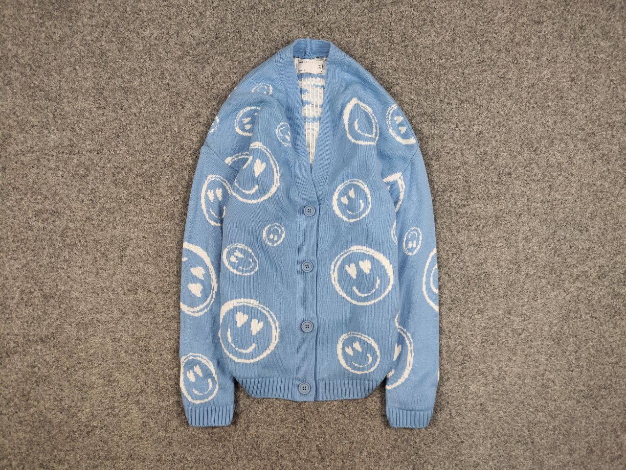 Japanese Brand Vintage 90's blue smiley logos Japanese style Knit Cardigan Size XS / US 0-2 / IT 36-38 - 1 Thumbnail