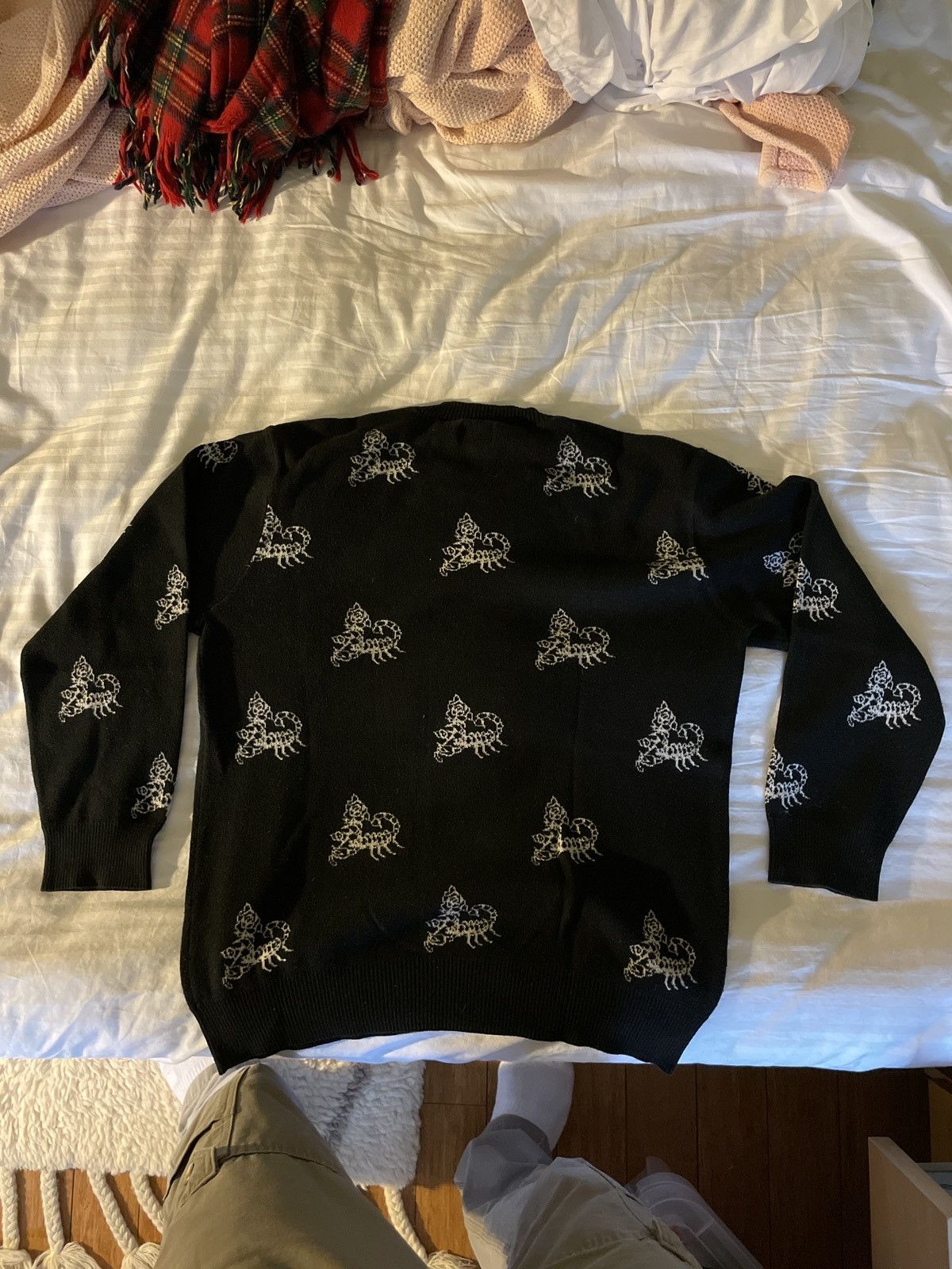 Obey rose sweater sale