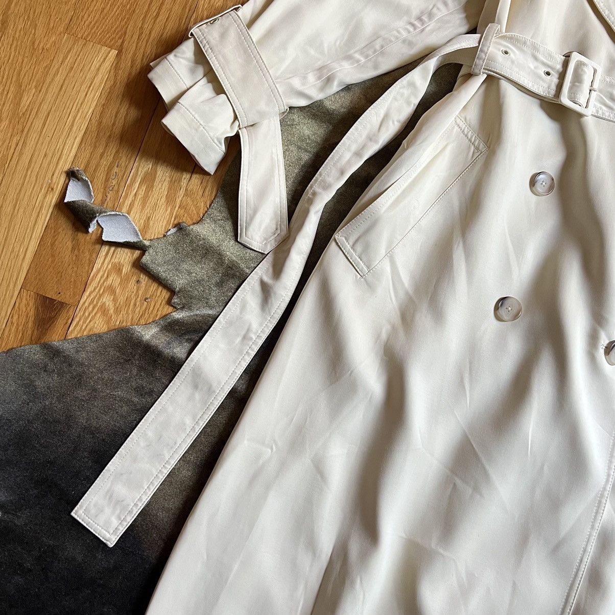 Vince Vince cream light weight belted trench coat size xs Size XS / US 0-2 / IT 36-38 - 5 Thumbnail