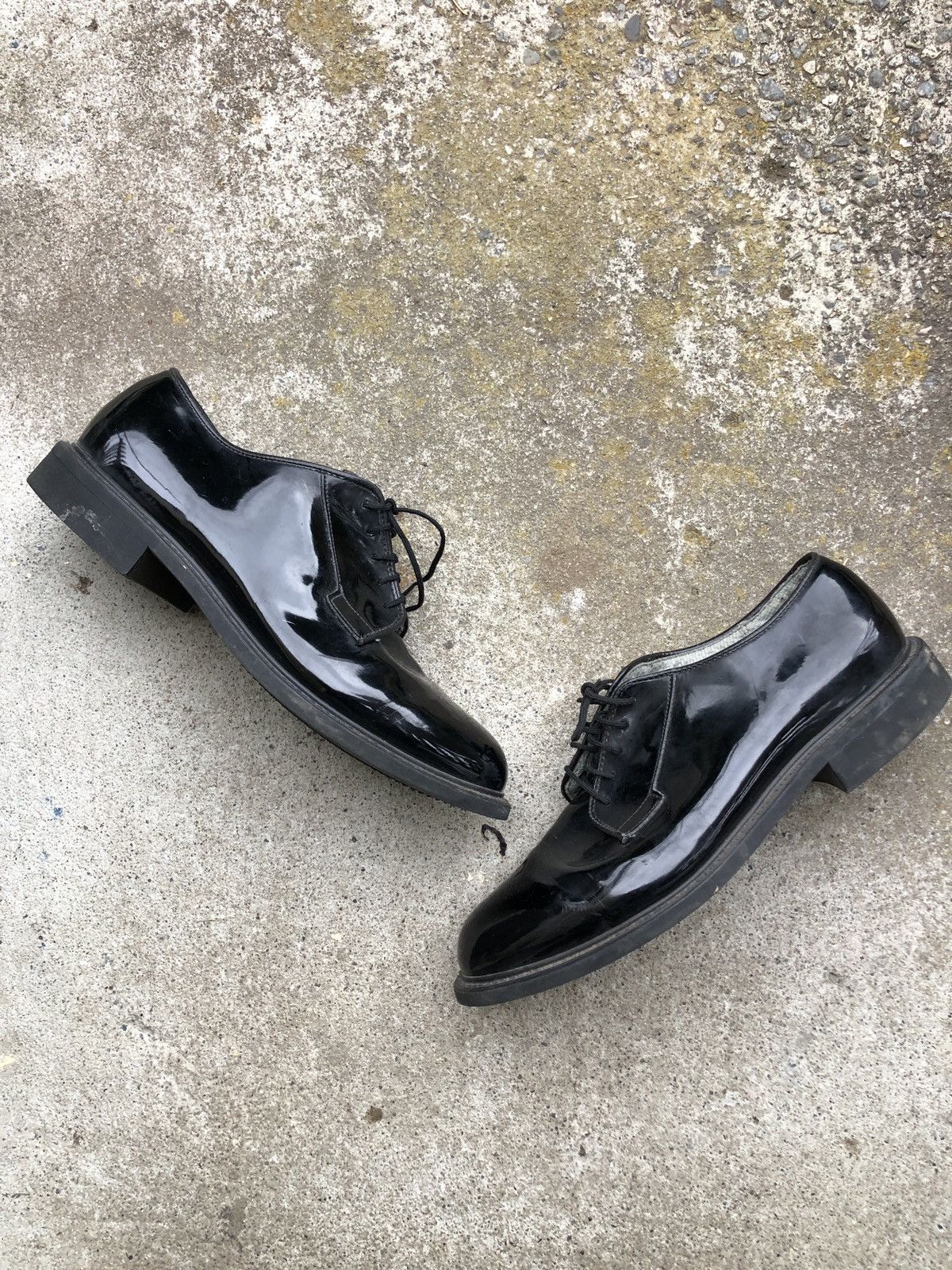 Vintage shiny patent leather derby derbies