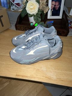 Hospital store blue 700s