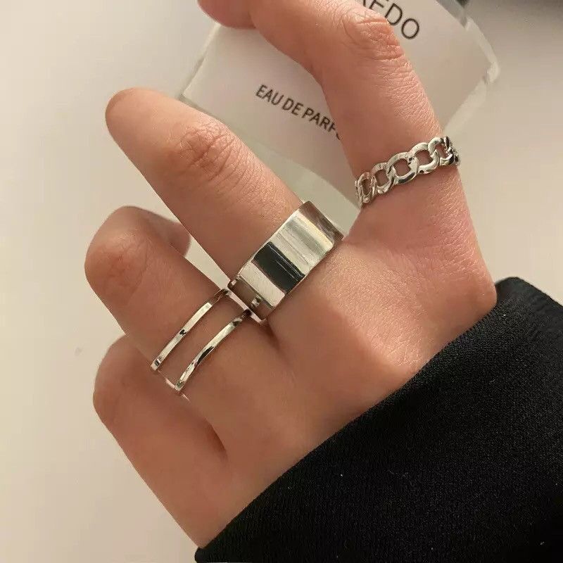 Jewelry × Vintage Set of Rings On Finger Chains Adjustable Size ONE SIZE - 1 Preview