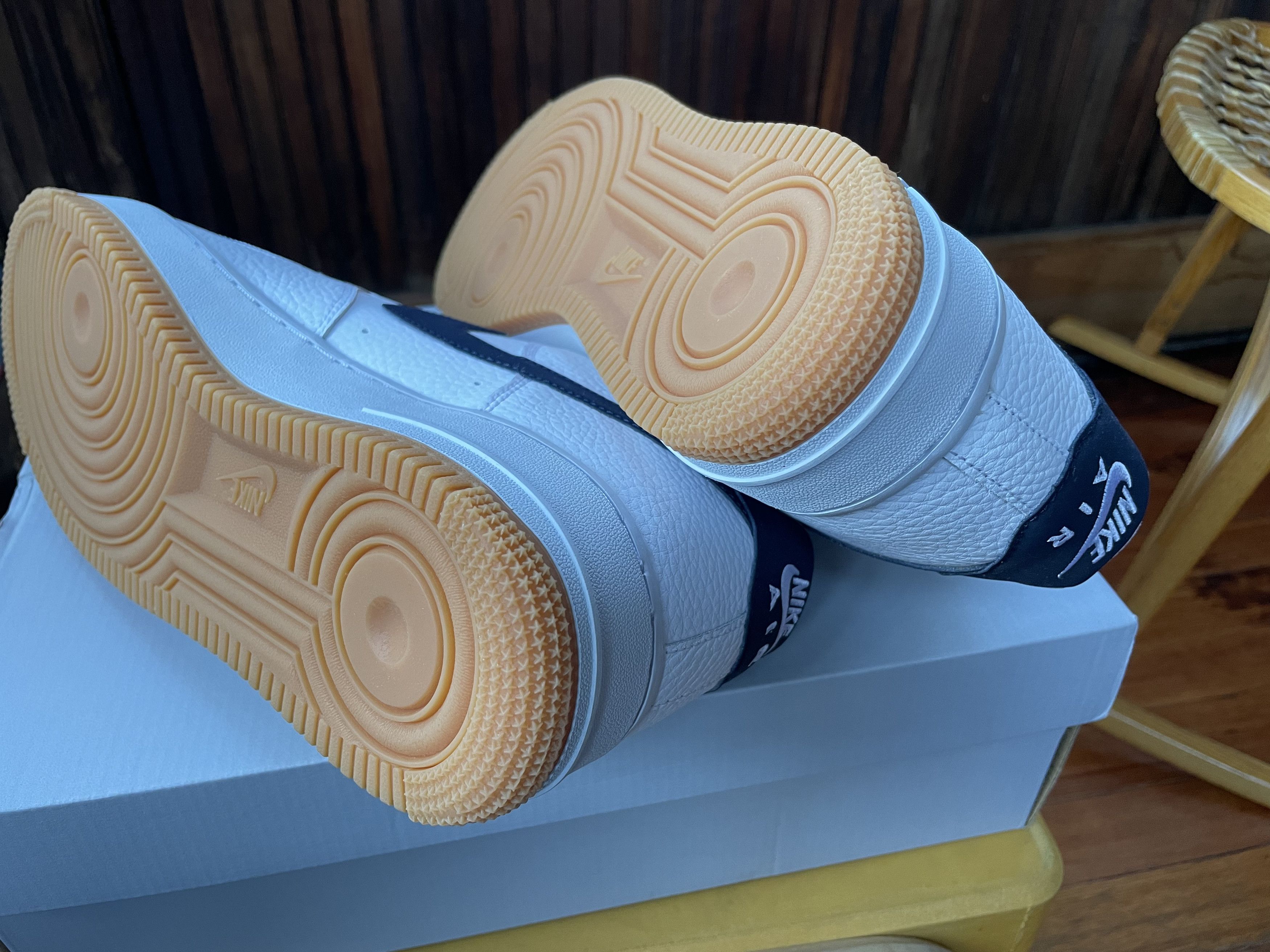 Nike LAST DROP: Air Force 1 Low '07 - White / Obsidian / Gum Sole Size US 9 / EU 42 - 5 Thumbnail