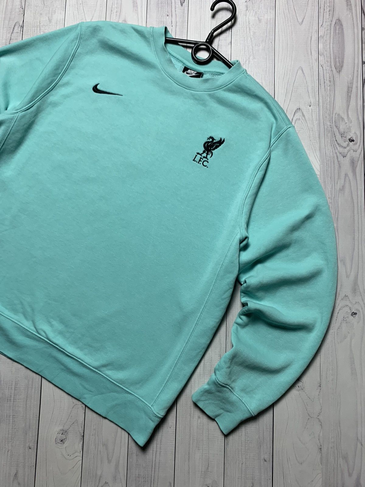 Nike Sweatshirt Nike Liverpool logo light blue rare logo size L Size US L / EU 52-54 / 3 - 2 Thumbnail
