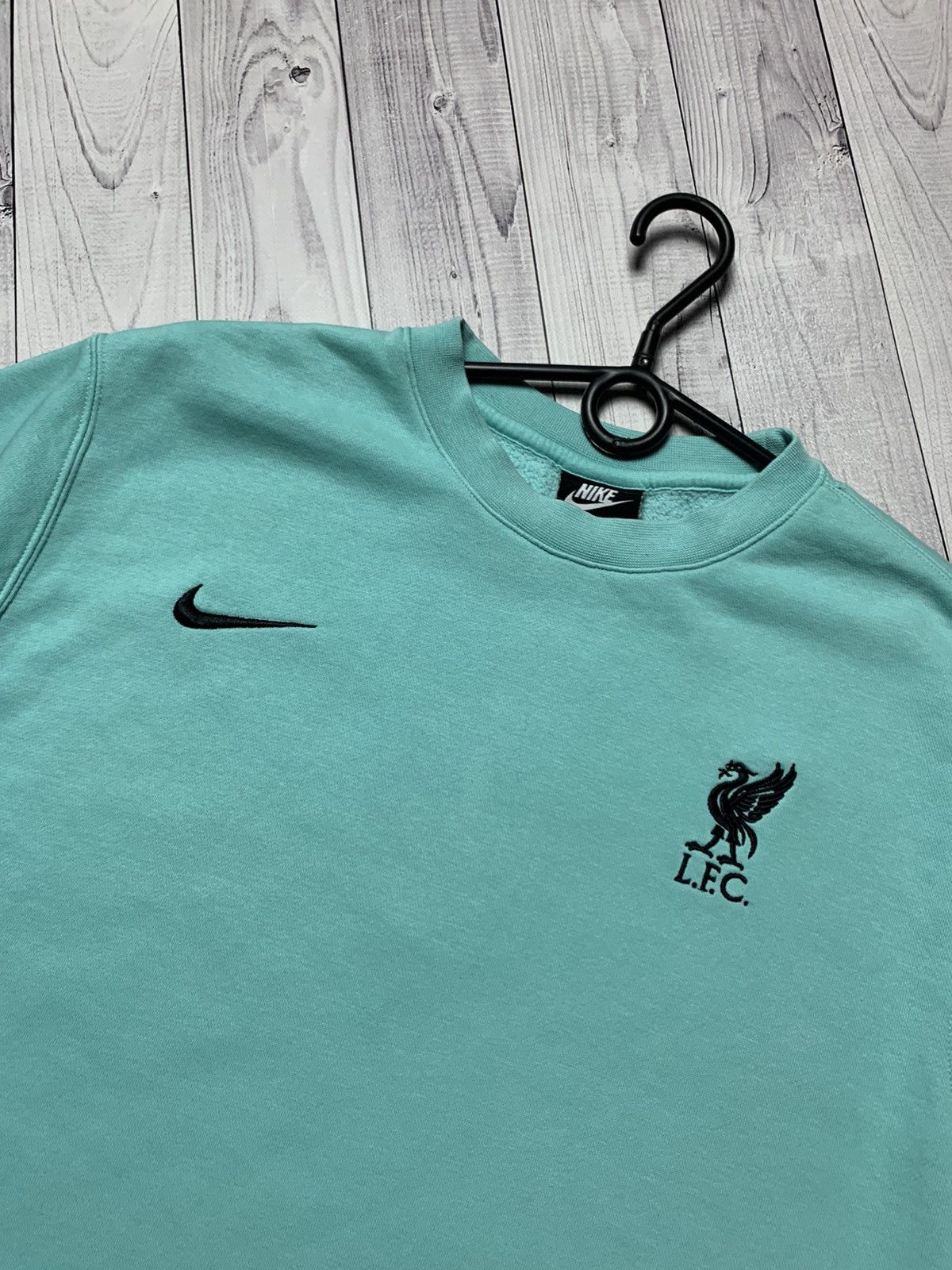 Nike Sweatshirt Nike Liverpool logo light blue rare logo size L Size US L / EU 52-54 / 3 - 3 Thumbnail