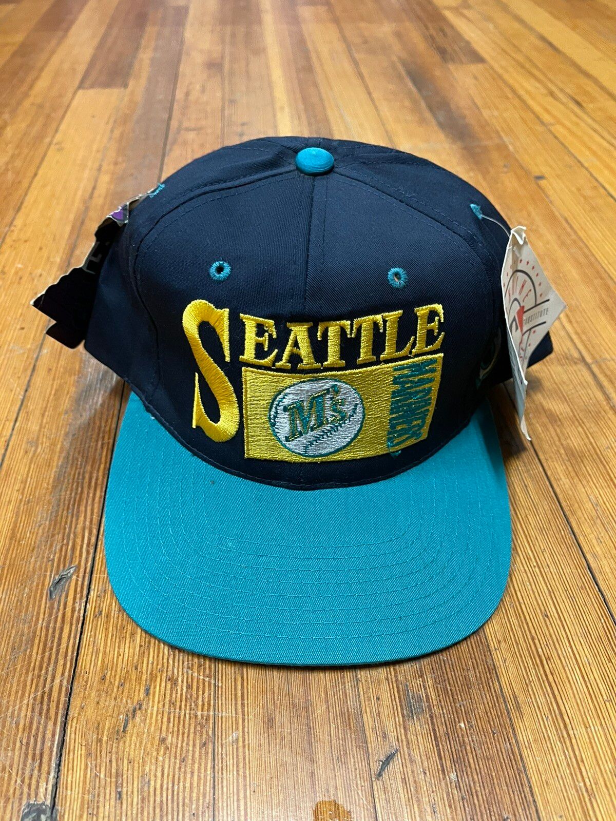 Drew Pearson 90’s Vintage Drew Pearson “SEATTLE MARINERS” Deadstock Cap Size ONE SIZE - 1 Preview