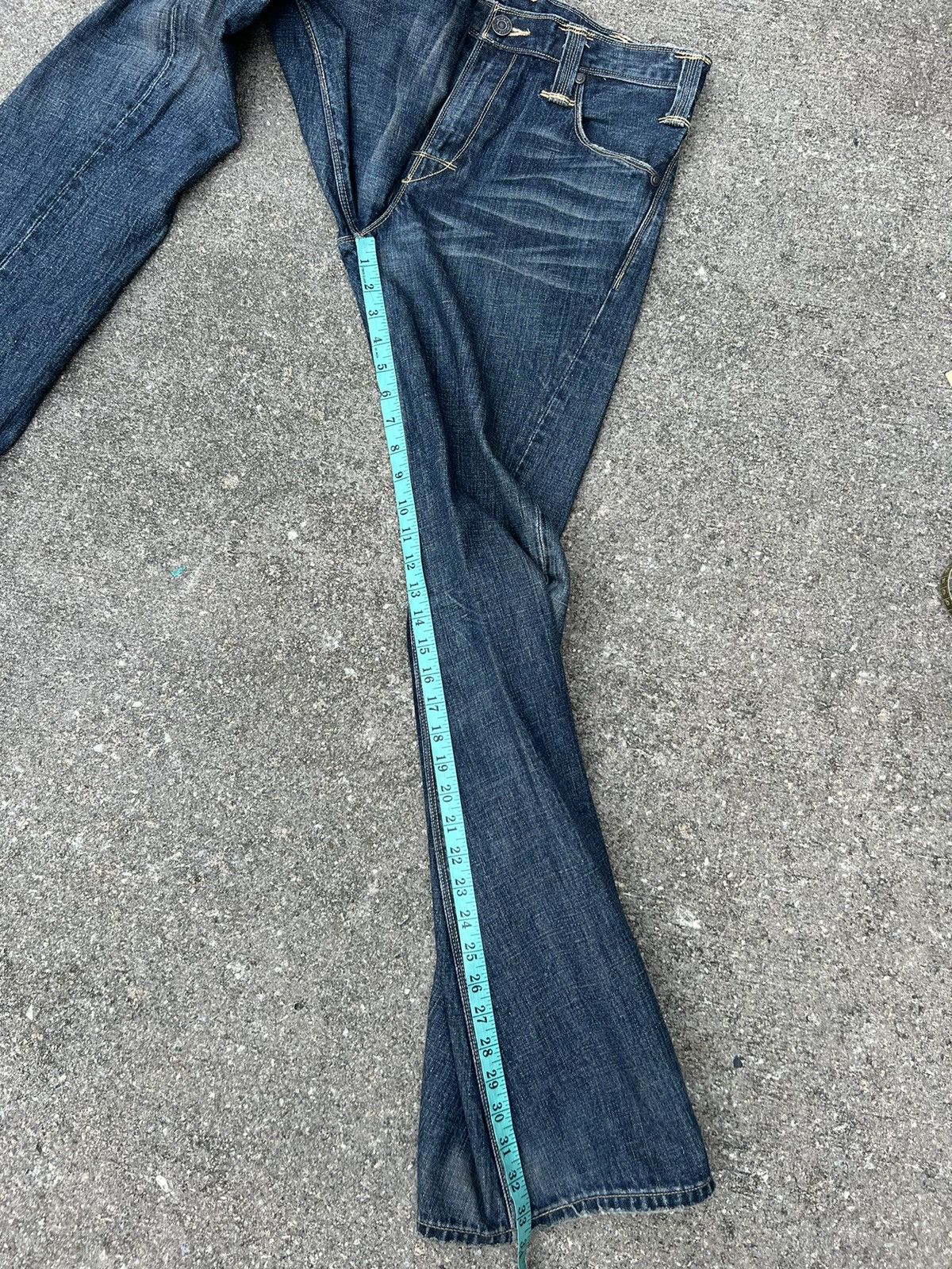 Levi's Vintage 2006 Levi’s Engineered Denim Flare Jeans Size US 29 - 22 Thumbnail
