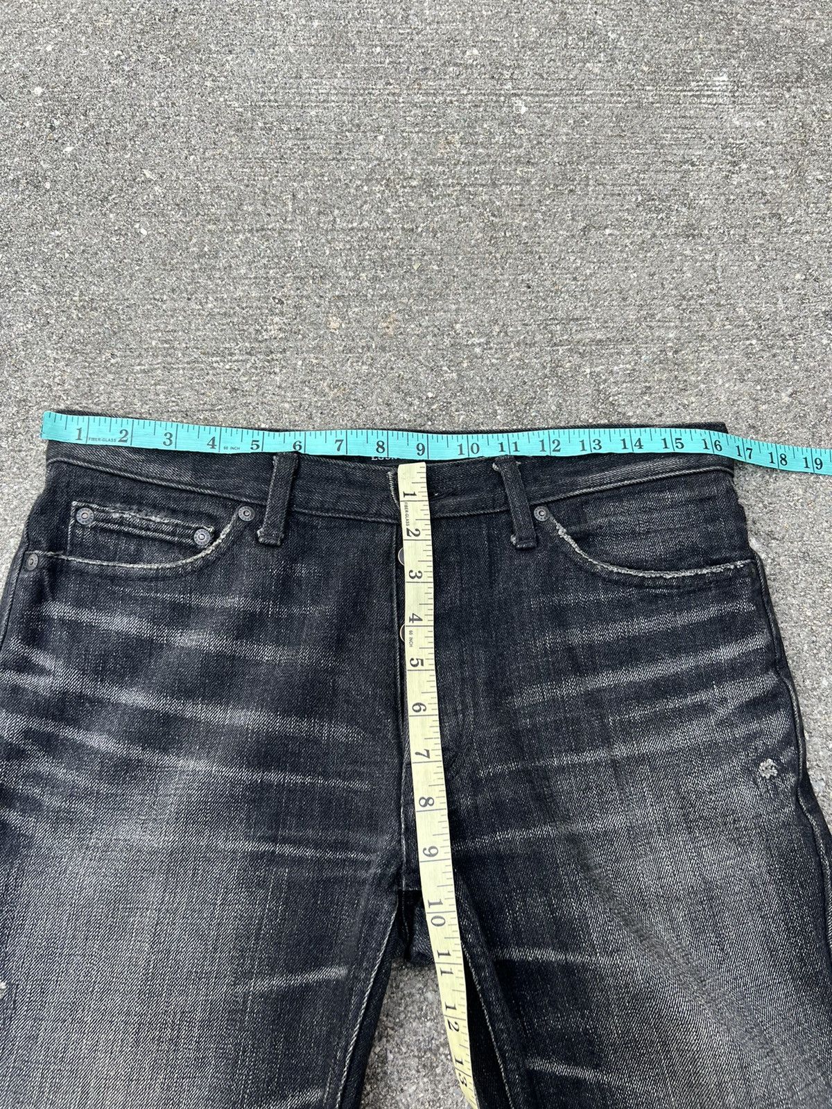 Lounge Lizard Vintage Lounge Lizard Distress Fade Black Denim Jeans Size 3 Size US 31 - 16 Thumbnail