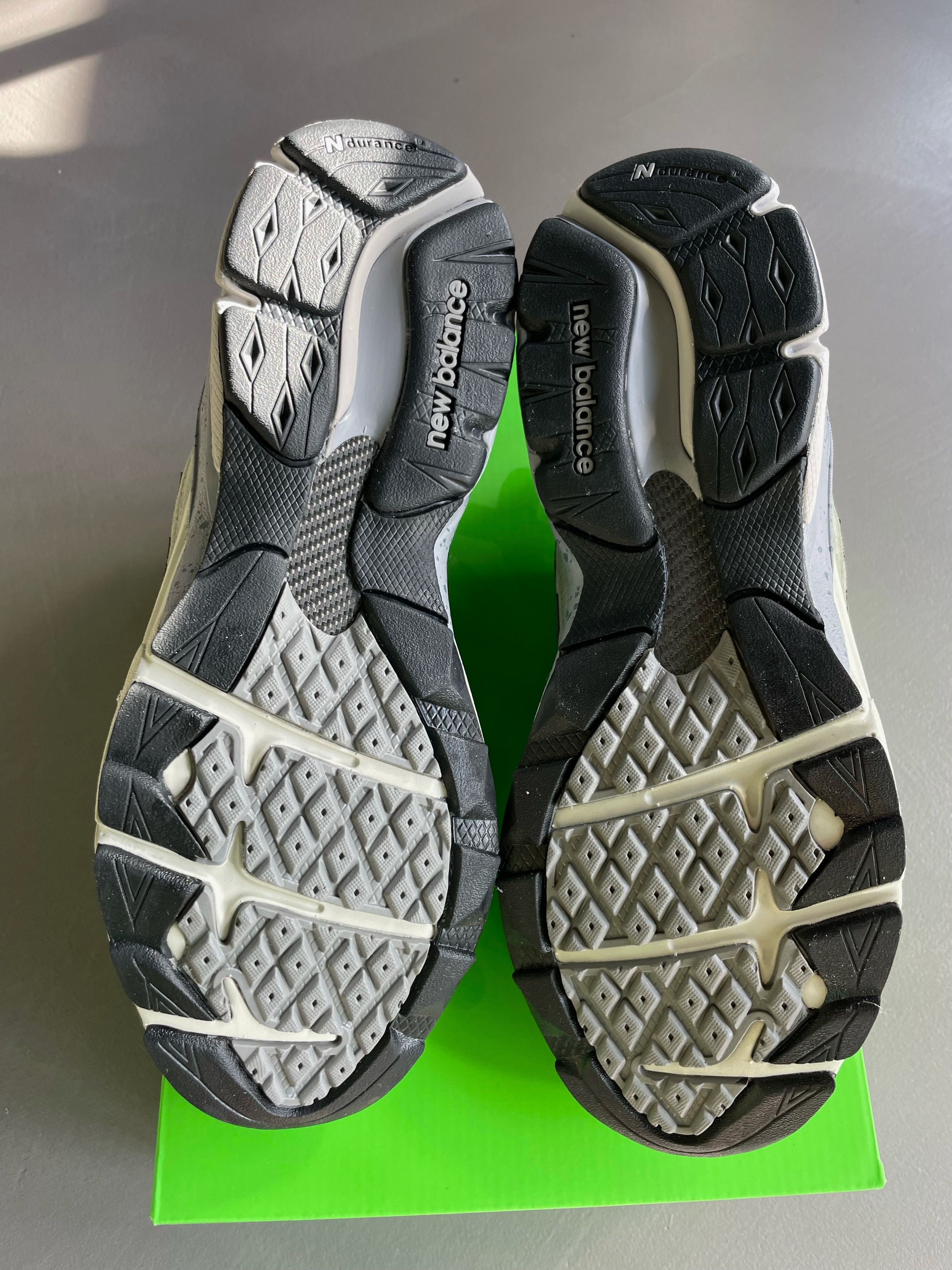 New Balance × Patta Patta x New Balance 990 v3, Grey Lime Green Size US 9.5 / EU 42-43 - 6 Thumbnail