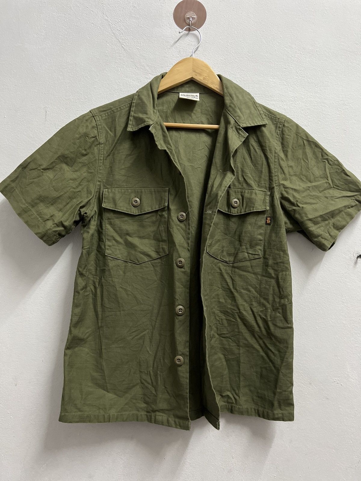 Alpha Industries Alpha industries short sleeve button up shirt 🔥 Size US S / EU 44-46 / 1 - 4 Thumbnail