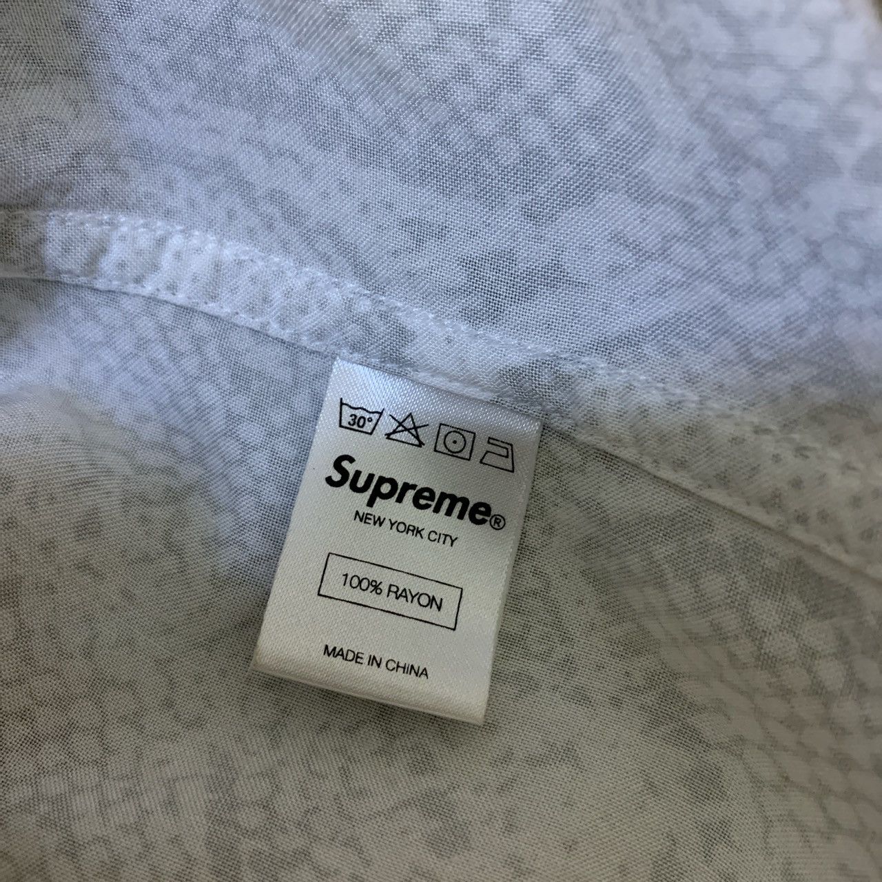 Supreme SS12 - Snakeskin Button Up Rayon Shirt Size US L / EU 52-54 / 3 - 5 Thumbnail