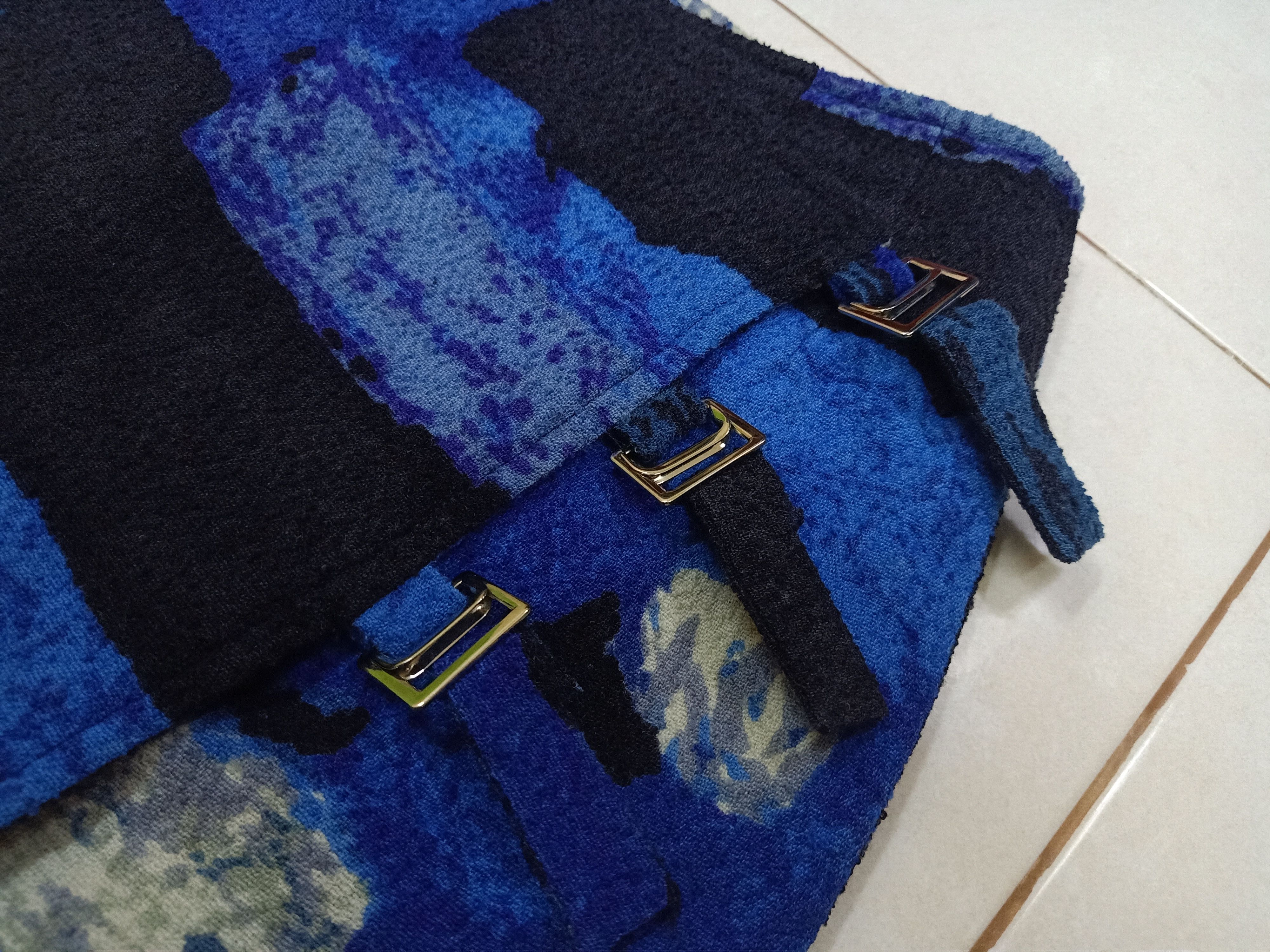 Japanese Brand KENZO PARIS Made In France Blue Flowers Cashmere Mini Skirt Size 26" / US 2 / IT 38 - 7 Thumbnail