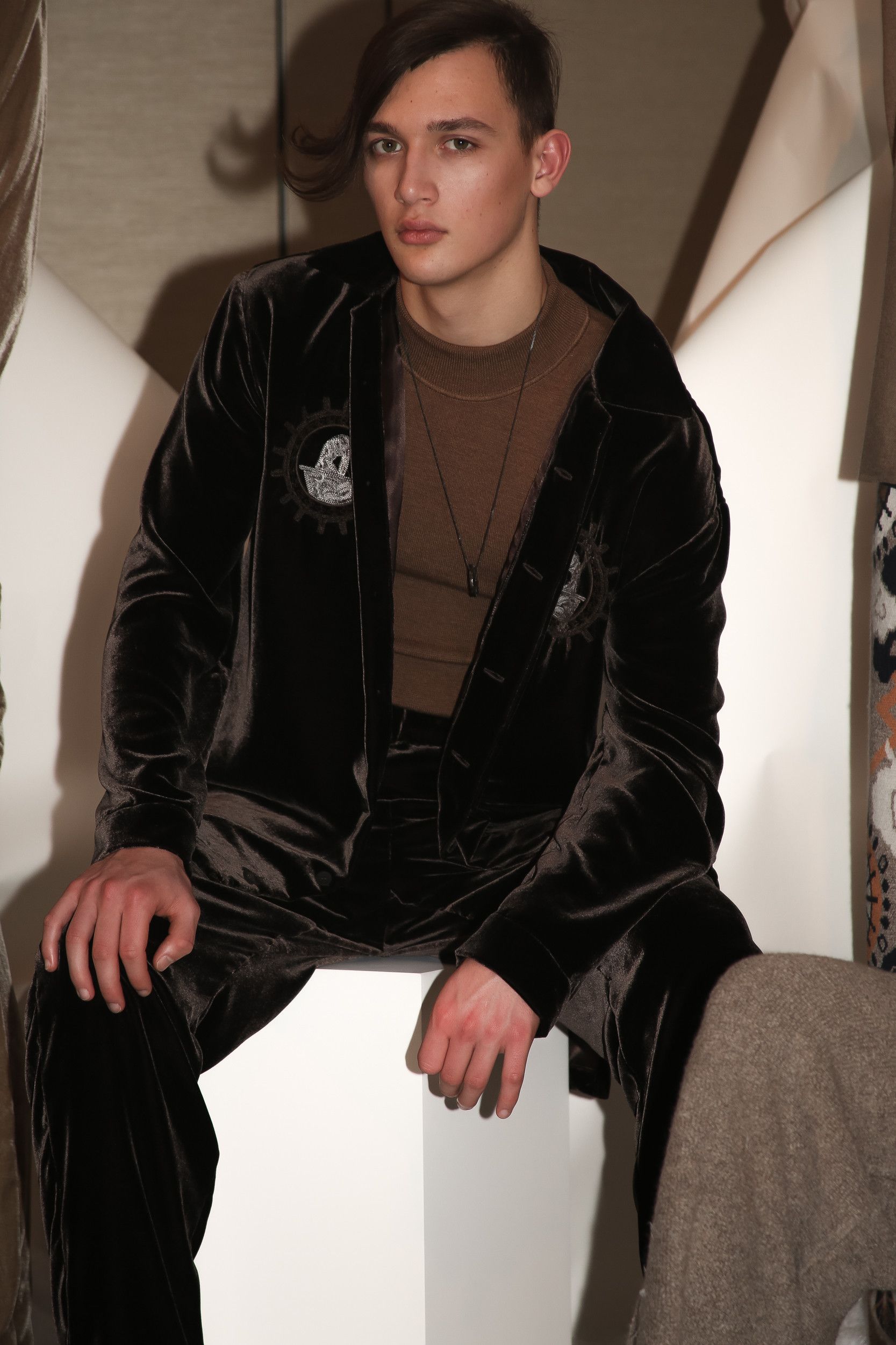 Other Embroidered Velvet Overshirt Size US M / EU 48-50 / 2 - 4 Thumbnail