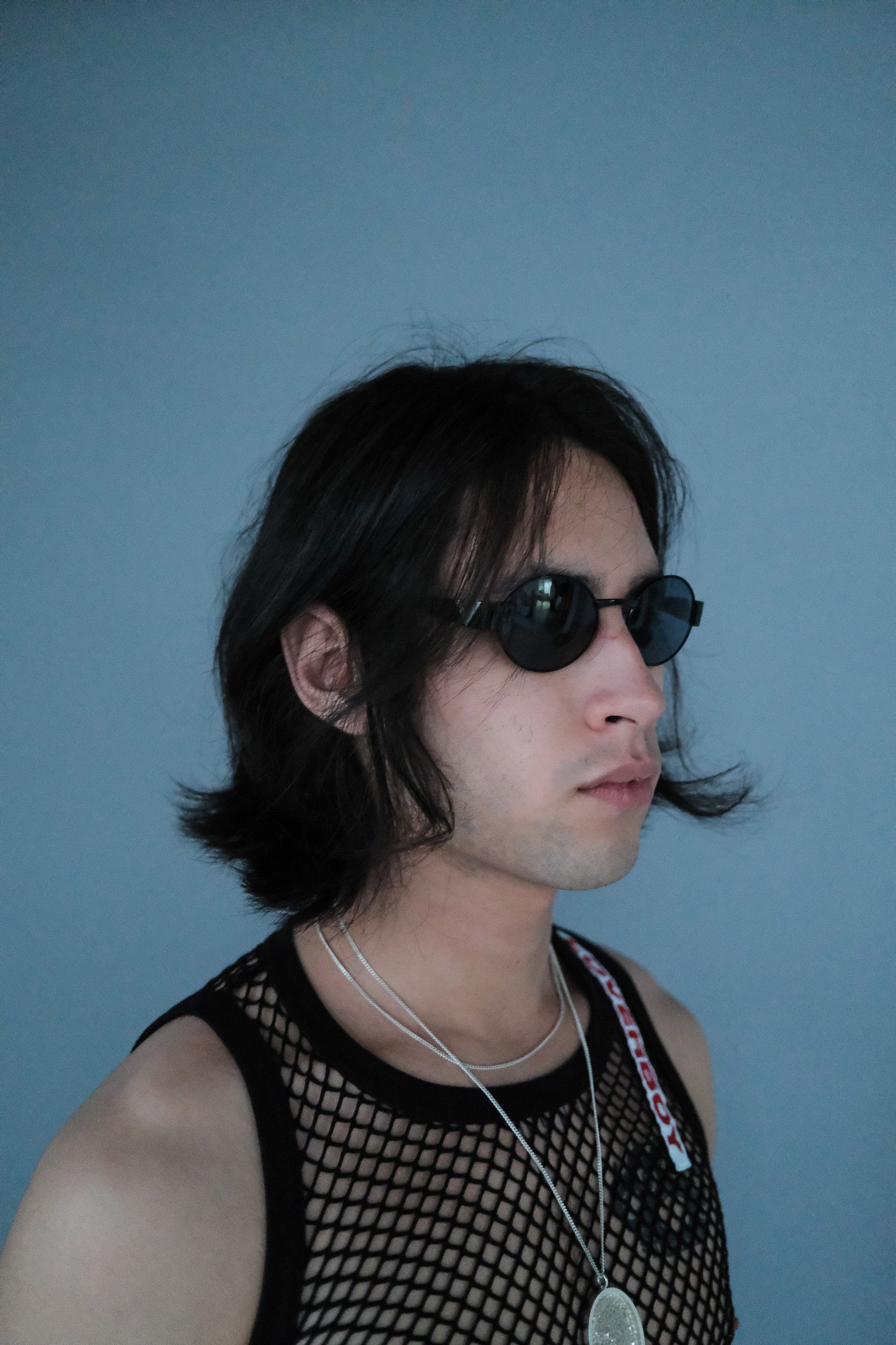Valentino Valentino '90s Black Oval Signature Sunglasses Size ONE SIZE - 3 Thumbnail