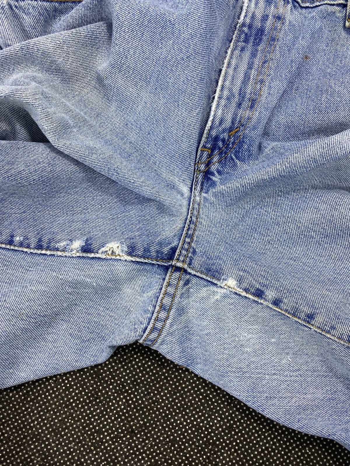 Levi's VINTAGE LEVIS 550 DISTRESSED BLUE WASH JEANS-J478 Size 32" / US 10 / IT 46 - 11 Thumbnail