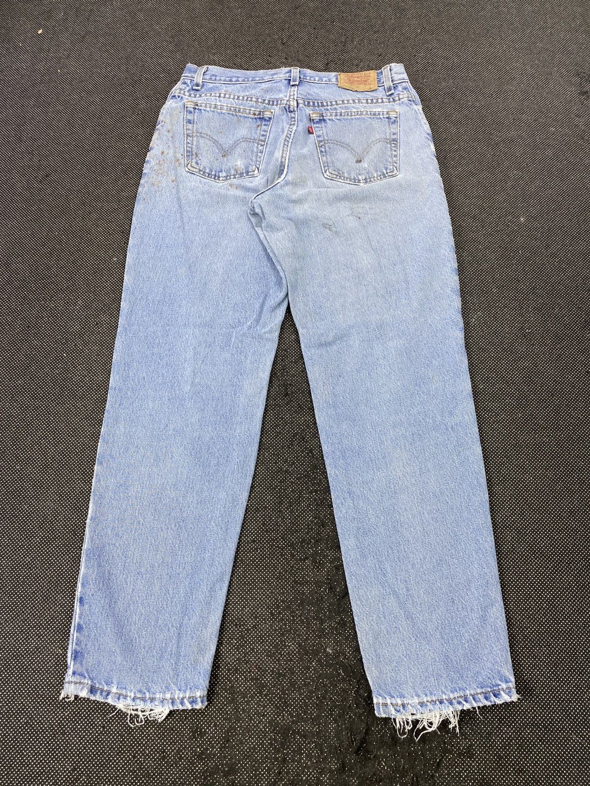 Levi's VINTAGE LEVIS 550 DISTRESSED BLUE WASH JEANS-J478 Size 32" / US 10 / IT 46 - 4 Thumbnail