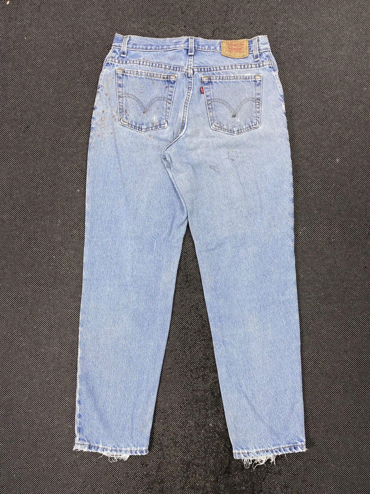 Levi's VINTAGE LEVIS 550 DISTRESSED BLUE WASH JEANS-J478 Size 32" / US 10 / IT 46 - 3 Thumbnail