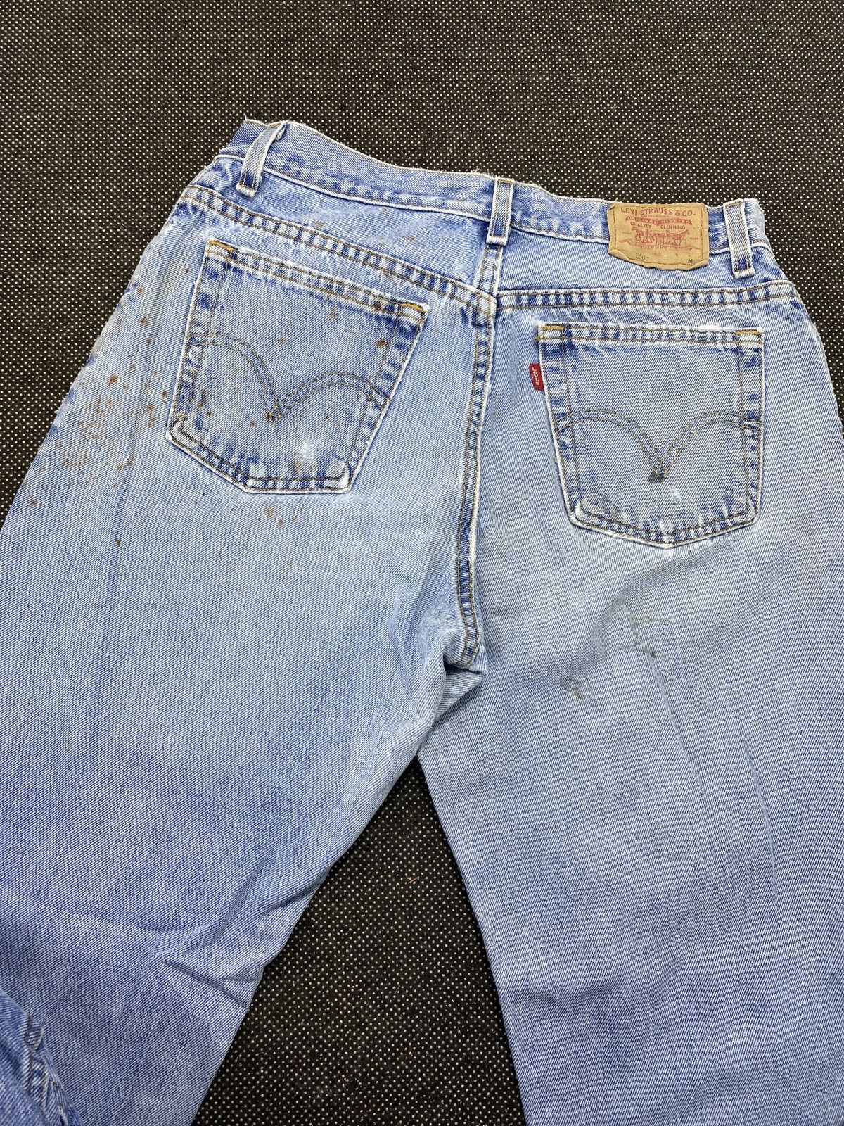 Levi's VINTAGE LEVIS 550 DISTRESSED BLUE WASH JEANS-J478 Size 32" / US 10 / IT 46 - 12 Thumbnail