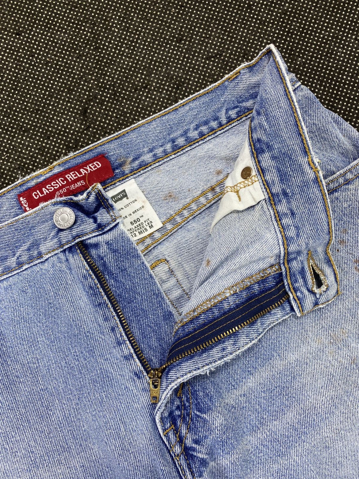 Levi's VINTAGE LEVIS 550 DISTRESSED BLUE WASH JEANS-J478 Size 32" / US 10 / IT 46 - 5 Thumbnail