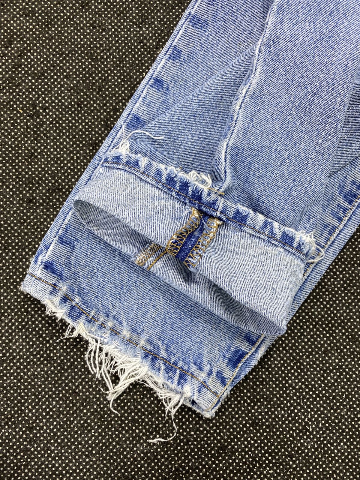 Levi's VINTAGE LEVIS 550 DISTRESSED BLUE WASH JEANS-J478 Size 32" / US 10 / IT 46 - 9 Thumbnail