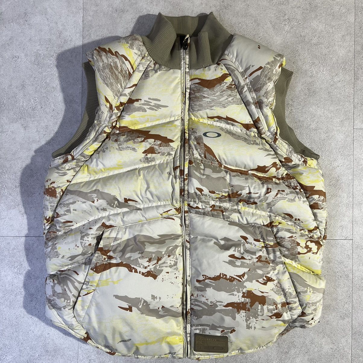 ジャケット・アウター 00s archive OAKLEY Down Vest Camouflage Oakley Vintage Oakley Camo Down Vest Jacket | Grailed