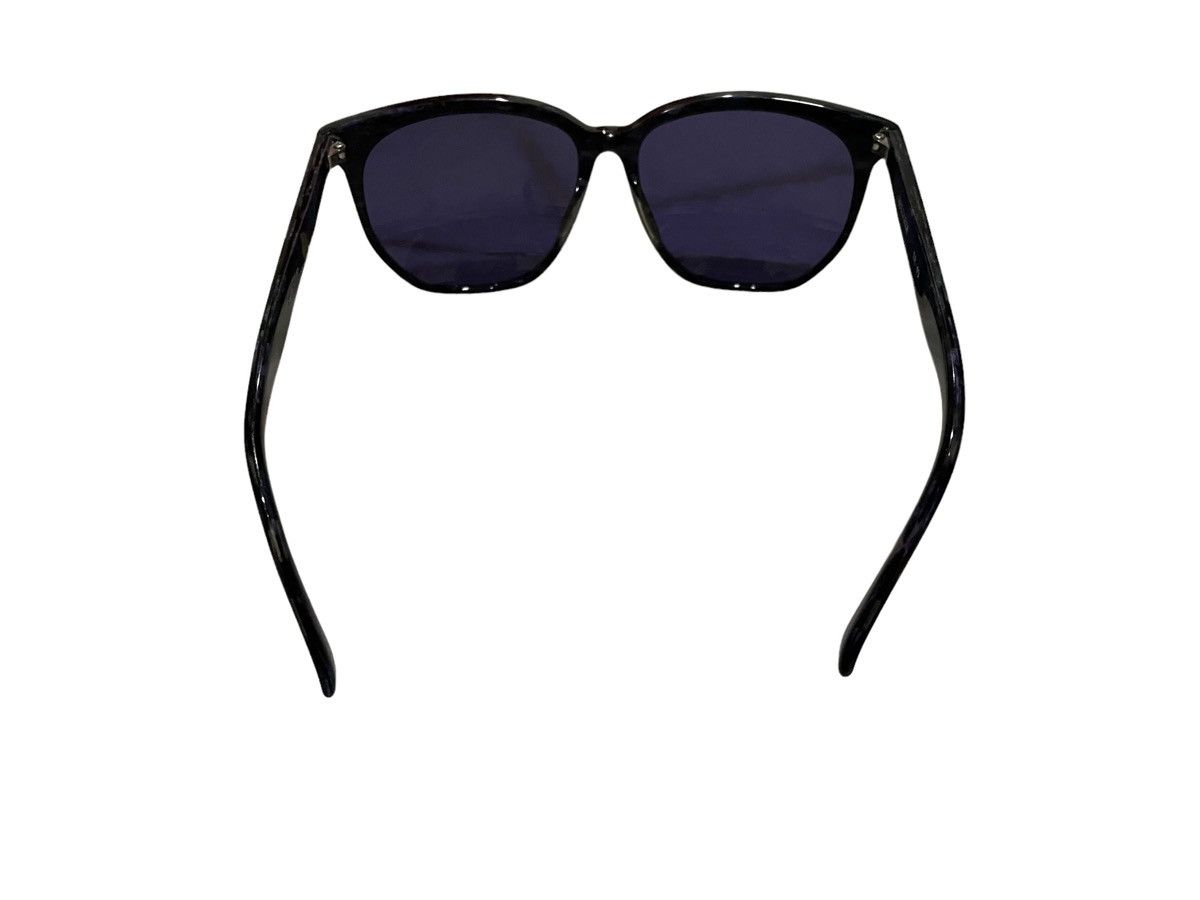 Trussardi × Vintage Vintage Trussardi Sunglasses TR-49 Size ONE SIZE - 5 Thumbnail