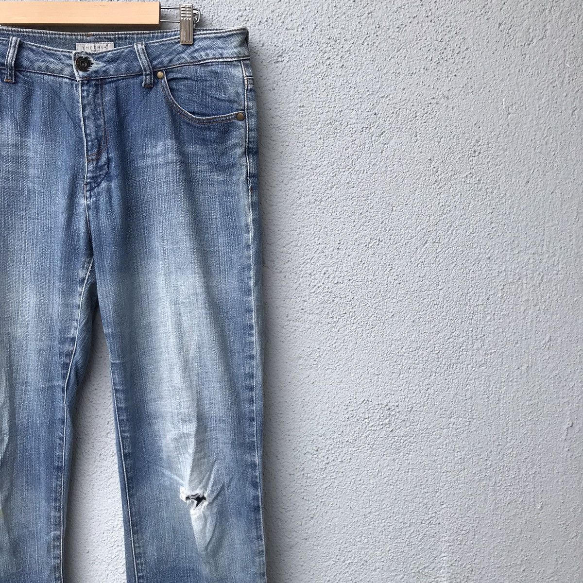 Japanese Brand Vintage Theoria Blue Wash Distressed Flare Jeans Size US 32 / EU 48 - 5 Thumbnail
