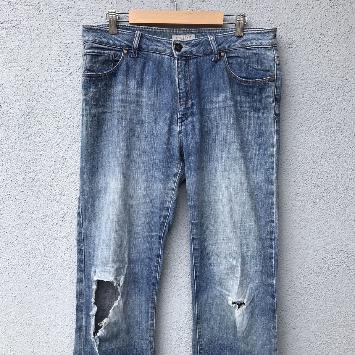 Japanese Brand Vintage Theoria Blue Wash Distressed Flare Jeans Size US 32 / EU 48 - 2 Thumbnail