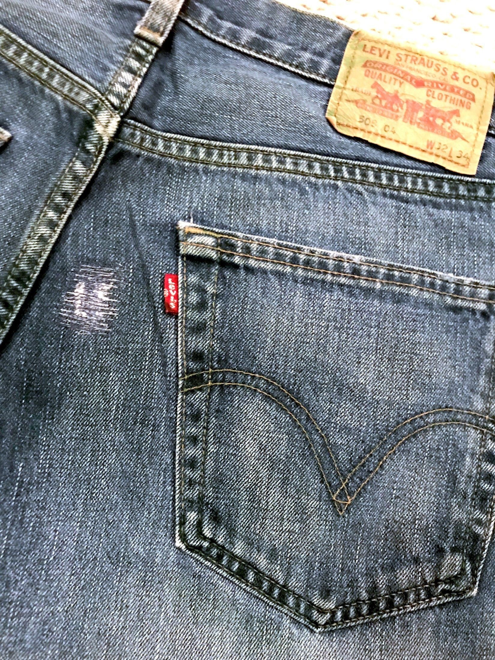 Levi's VINTAGE INDIGO BLUE DISTRESSED DRY DENIM JEANS Size US 32 / EU 48 - 19 Thumbnail