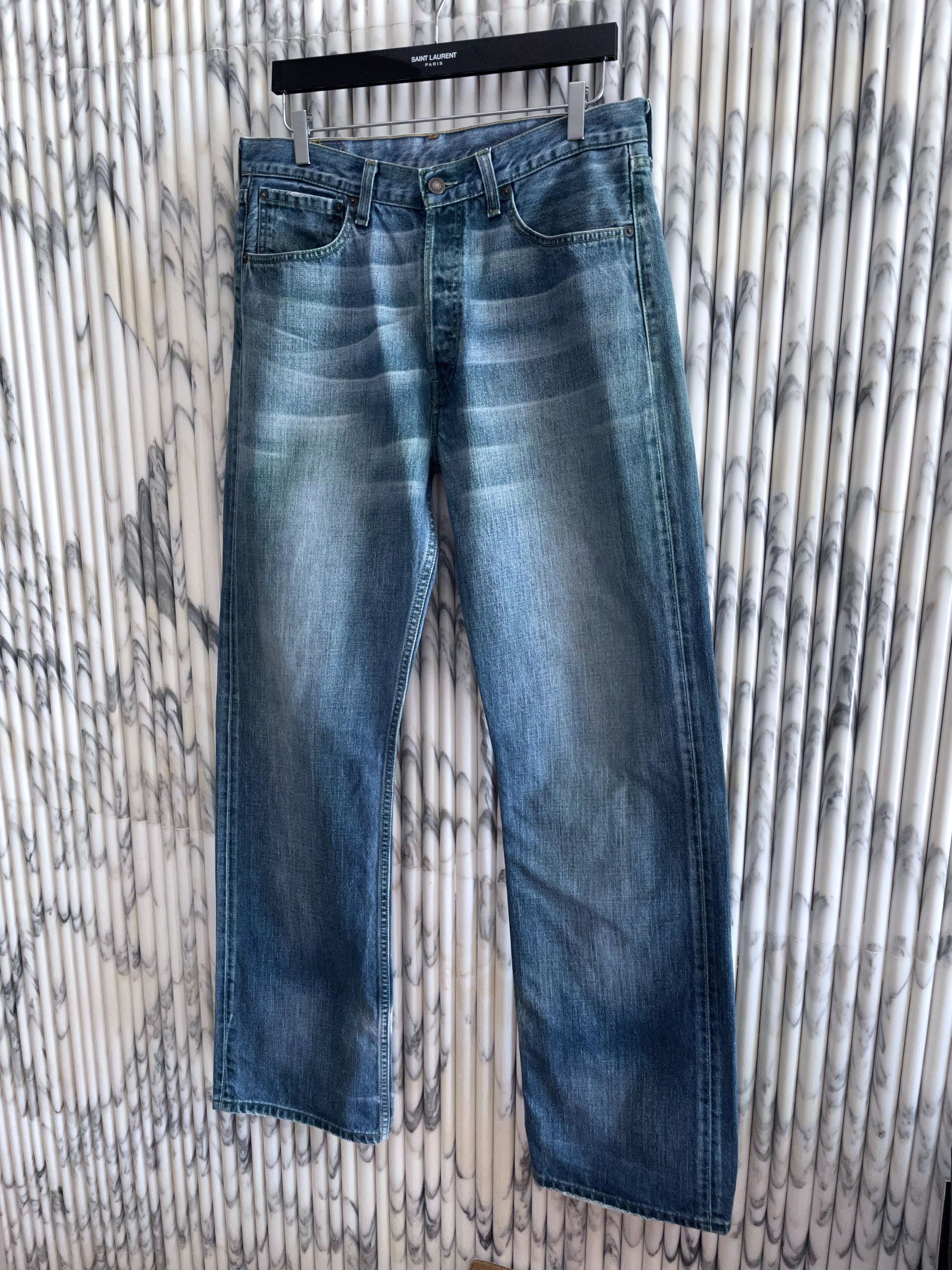 Levi's VINTAGE INDIGO BLUE DISTRESSED DRY DENIM JEANS Size US 32 / EU 48 - 2 Thumbnail