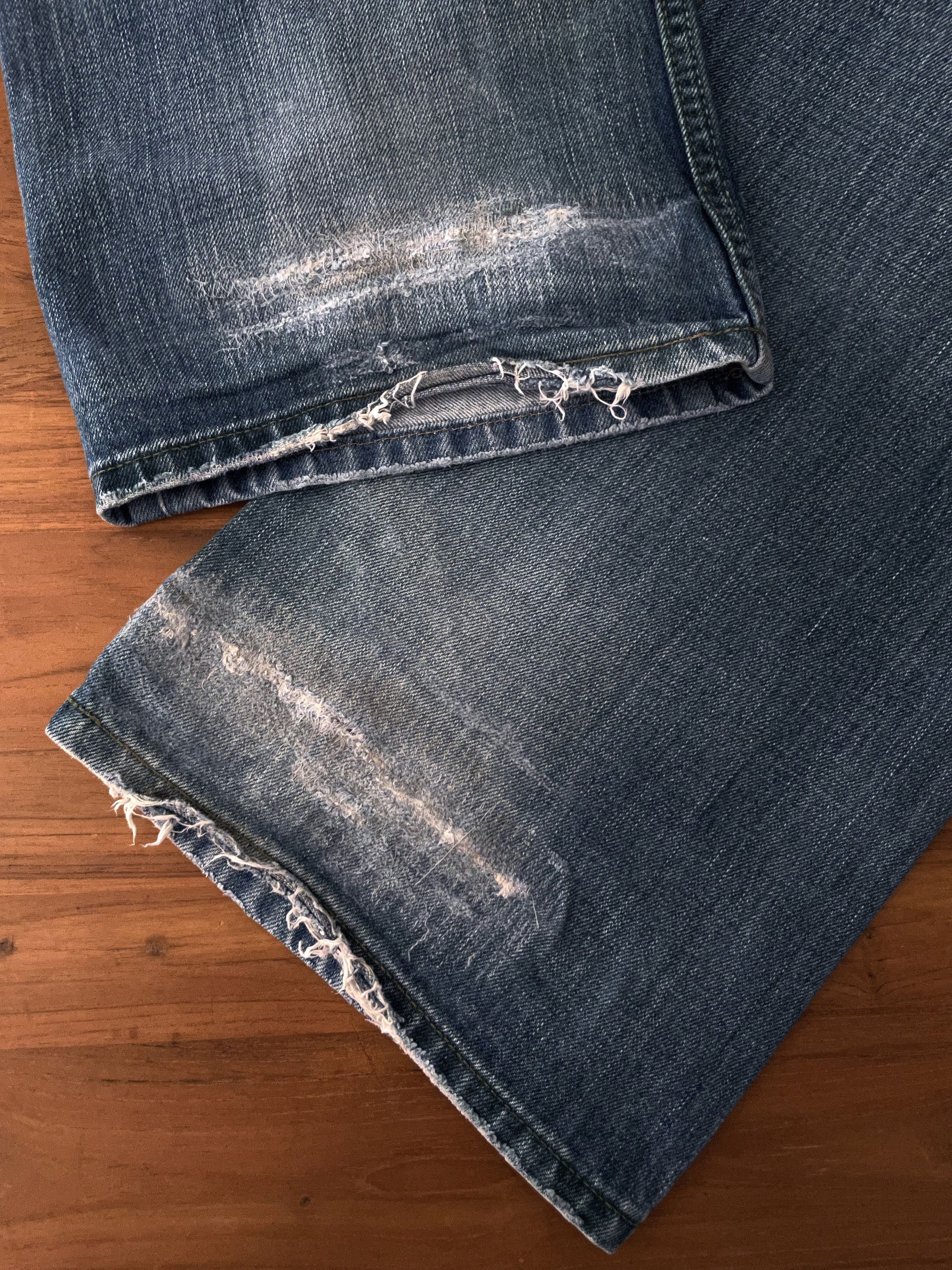 Levi's VINTAGE INDIGO BLUE DISTRESSED DRY DENIM JEANS Size US 32 / EU 48 - 8 Thumbnail