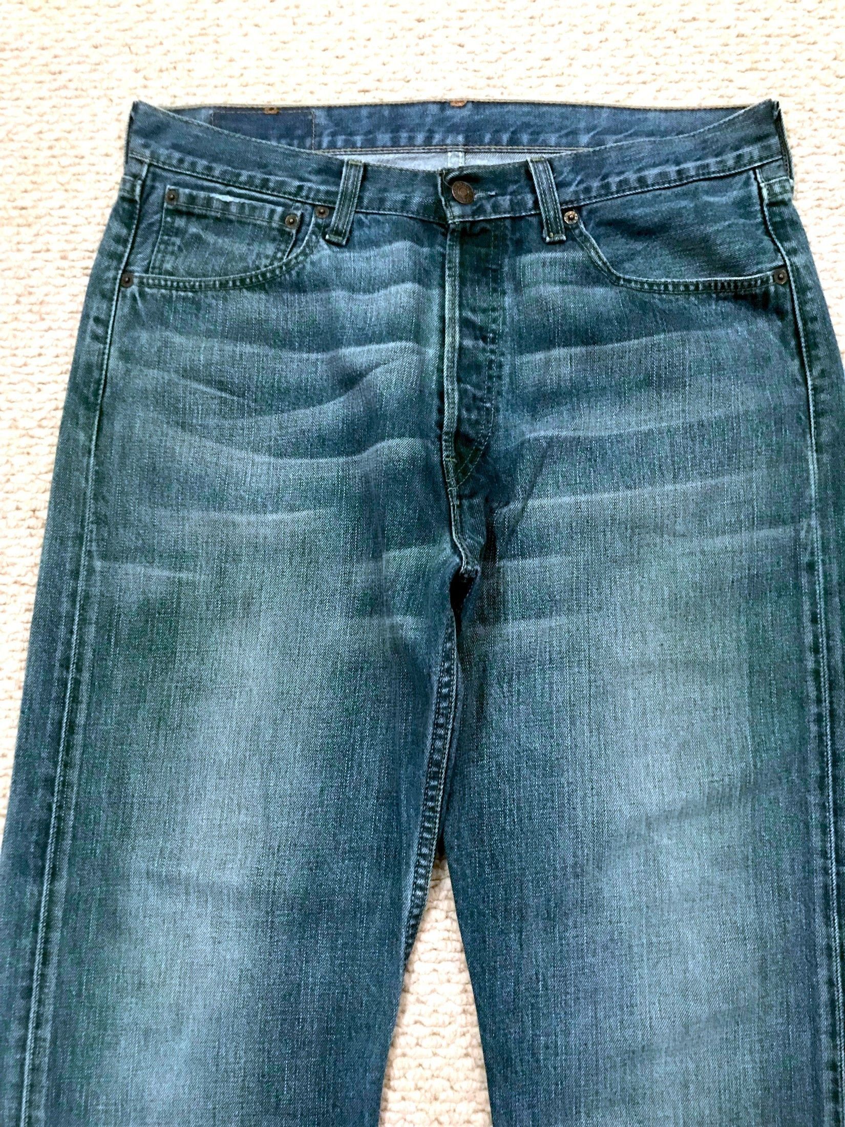 Levi's VINTAGE INDIGO BLUE DISTRESSED DRY DENIM JEANS Size US 32 / EU 48 - 15 Thumbnail